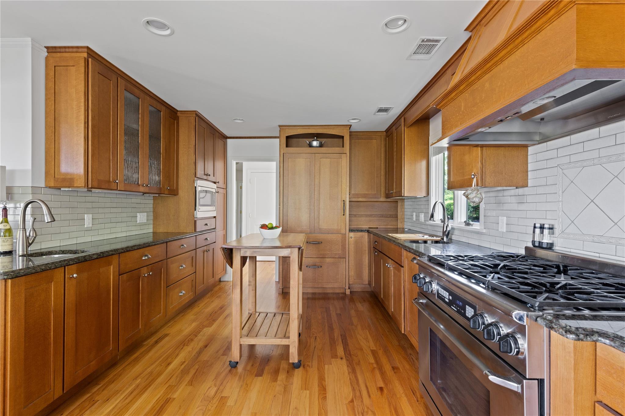 Single Family Summit  Suffolk County, NY 11933, MLS-861034-19