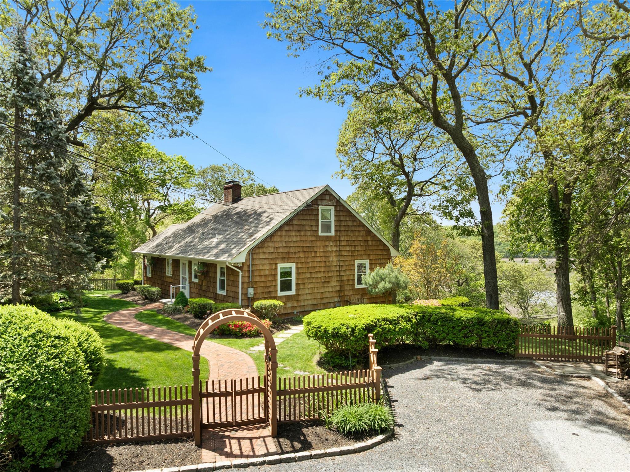 Single Family Summit  Suffolk County, NY 11933, MLS-861034-40