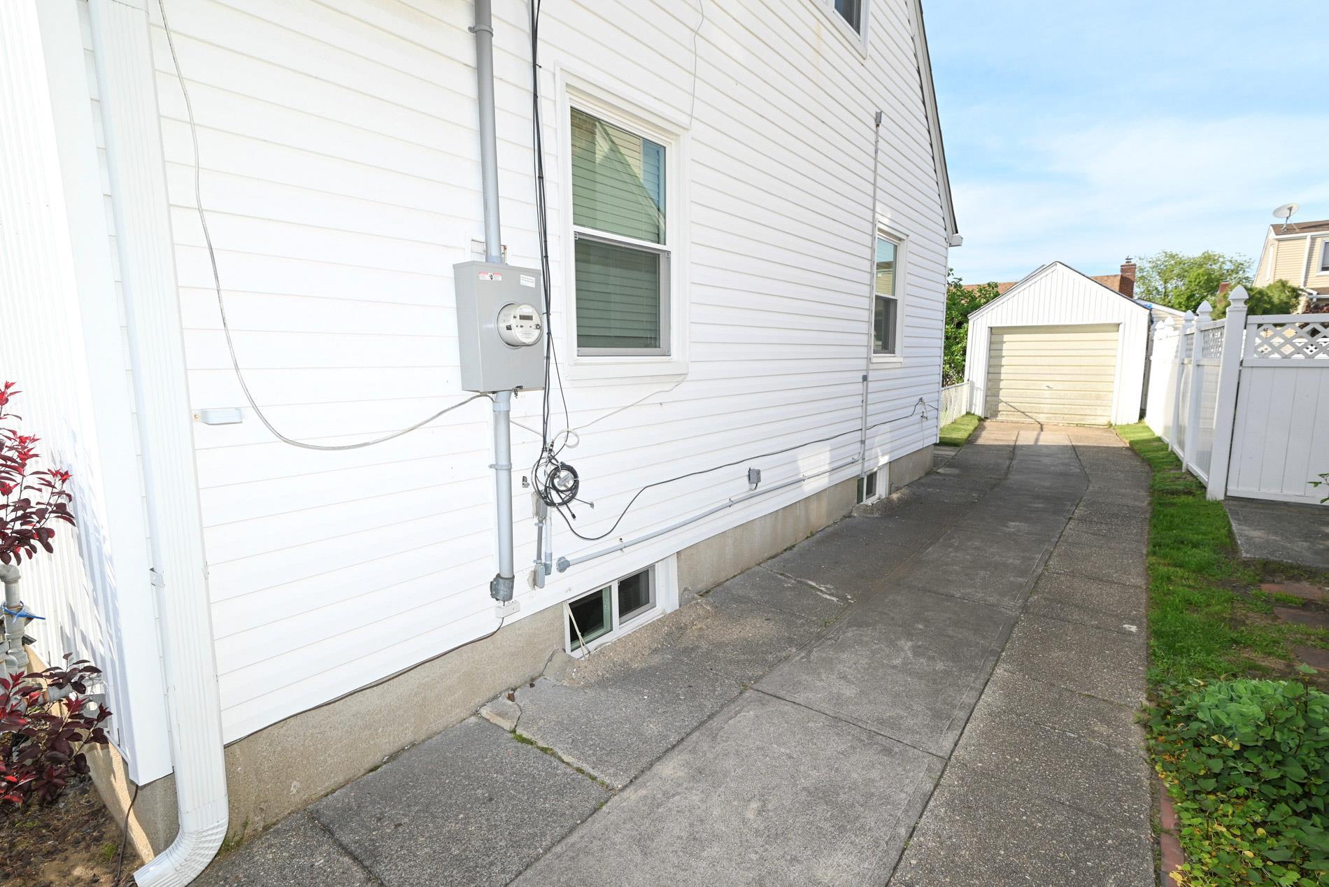 Single Family Polk  Nassau County, NY 11010, MLS-861035-25
