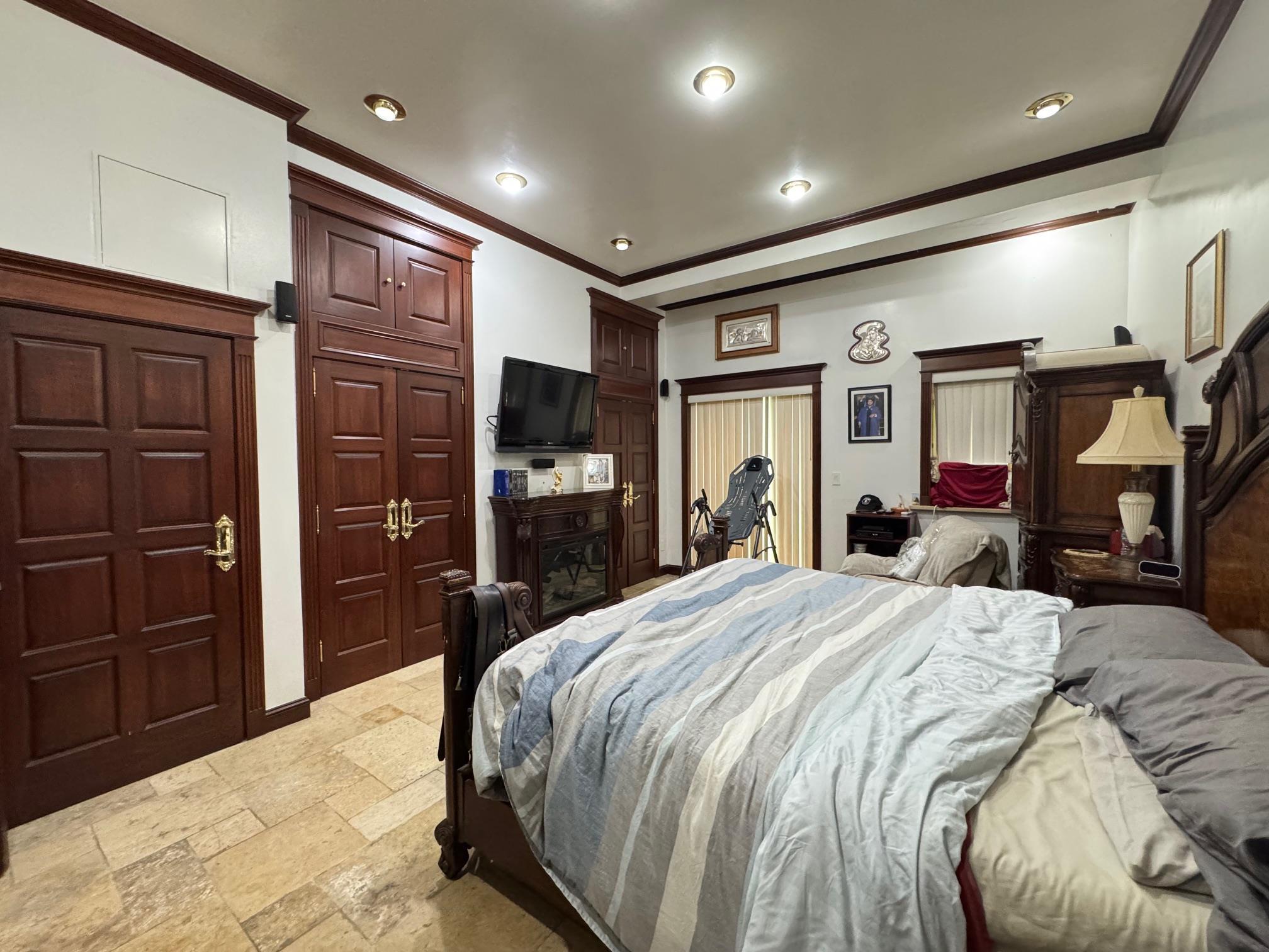 Single Family 26  Queens, NY 11105, MLS-861038-11