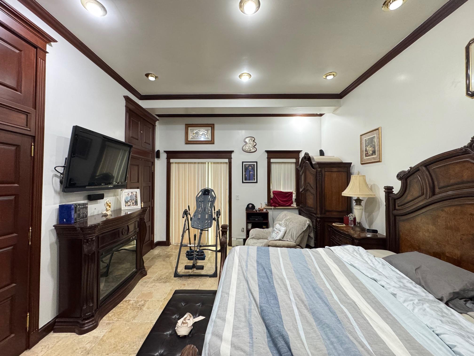 Single Family 26  Queens, NY 11105, MLS-861038-12