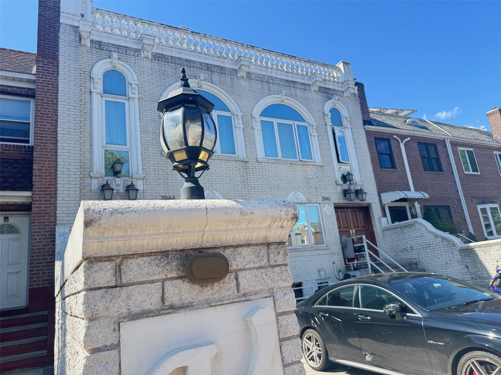 Single Family 26  Queens, NY 11105, MLS-861038-3