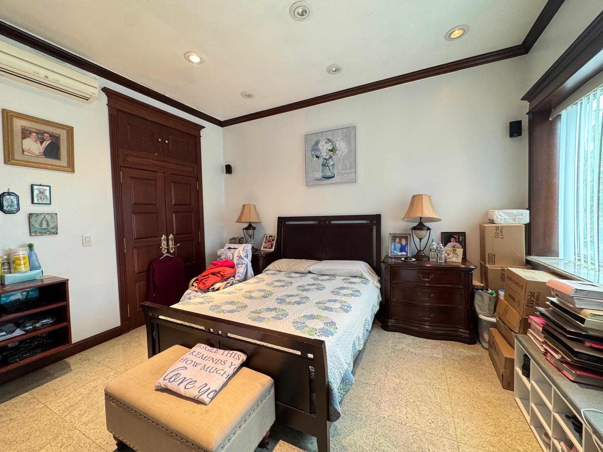 Single Family 26  Queens, NY 11105, MLS-861038-8