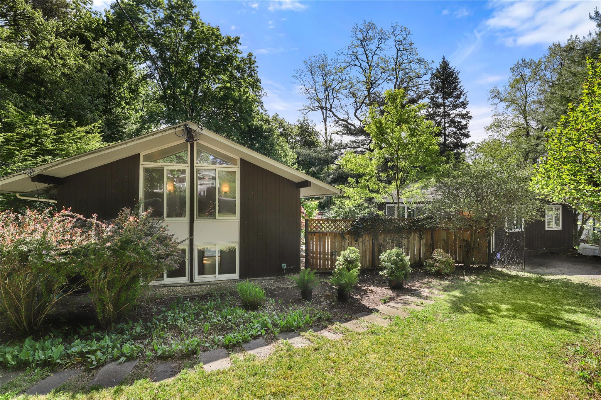 Single Family Lounsbury  Westchester County, NY 10520, MLS-861044-2