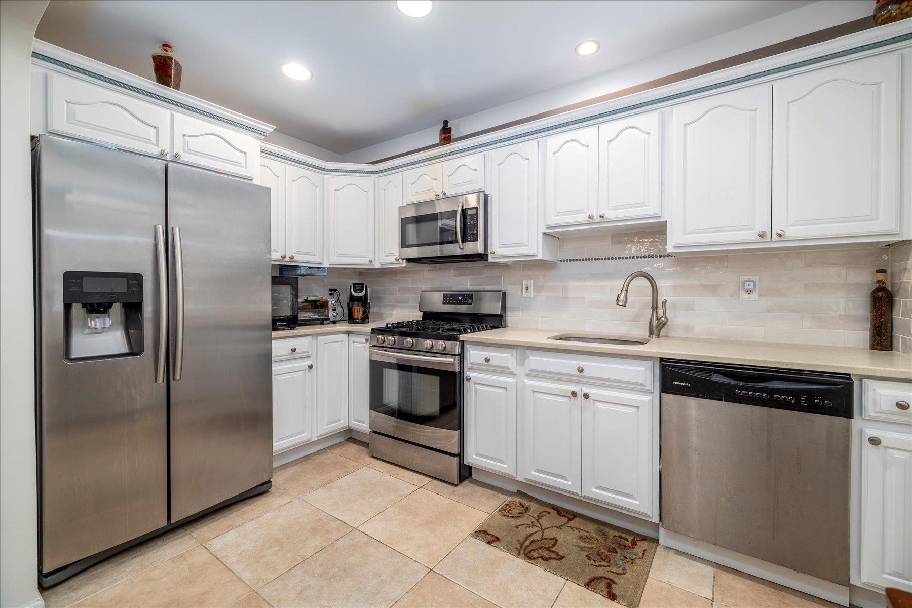 Single Family Croyden  Nassau County, NY 11040, MLS-861045-10