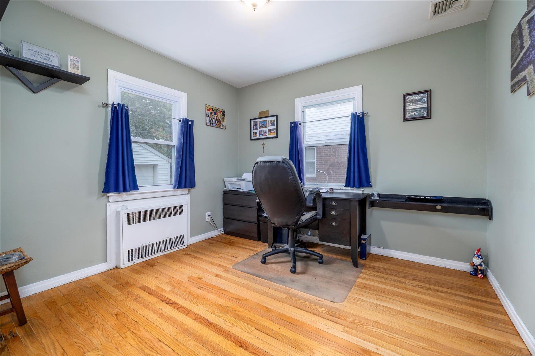 Single Family Croyden  Nassau County, NY 11040, MLS-861045-12
