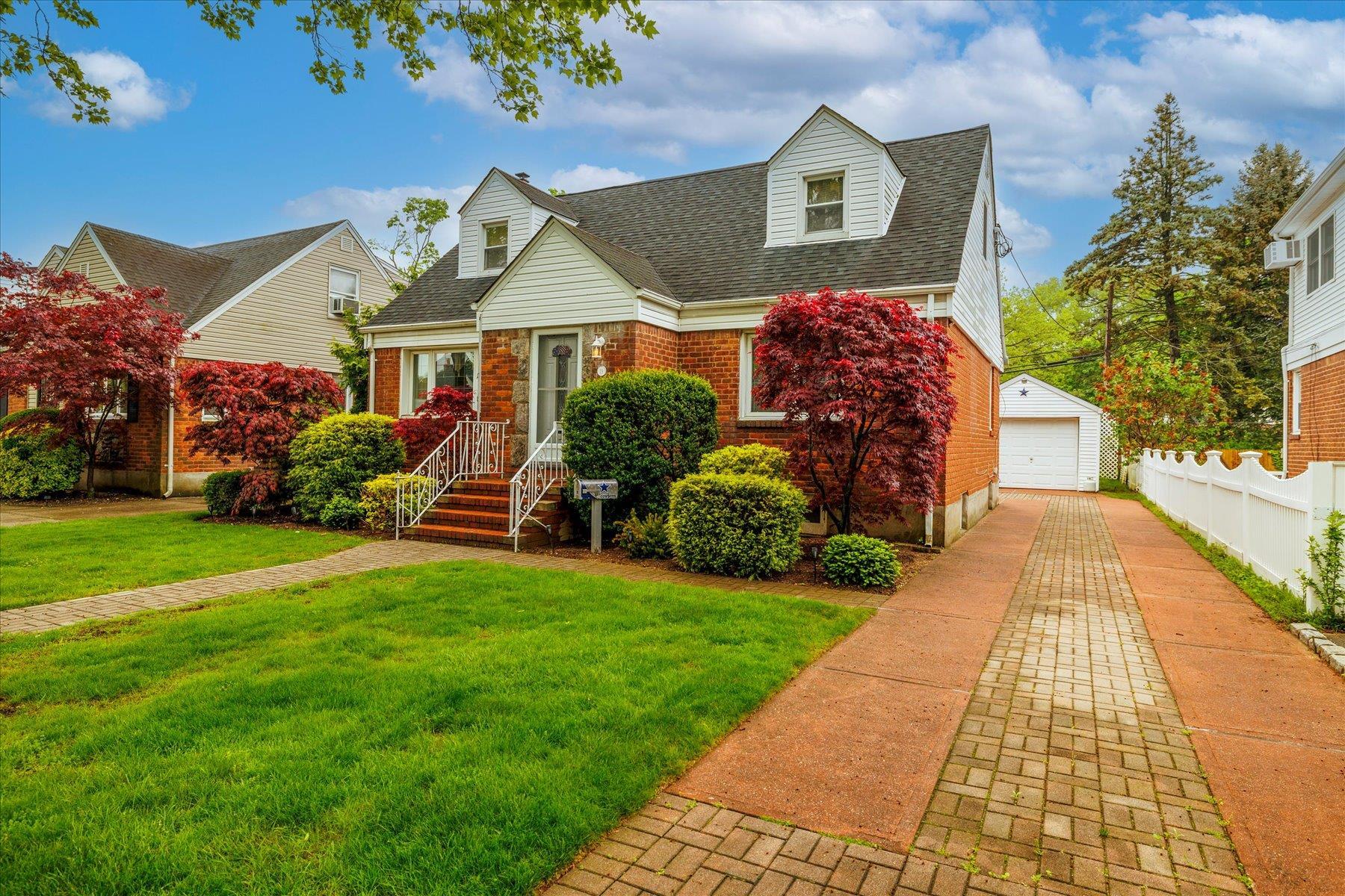 Single Family Croyden  Nassau County, NY 11040, MLS-861045-2