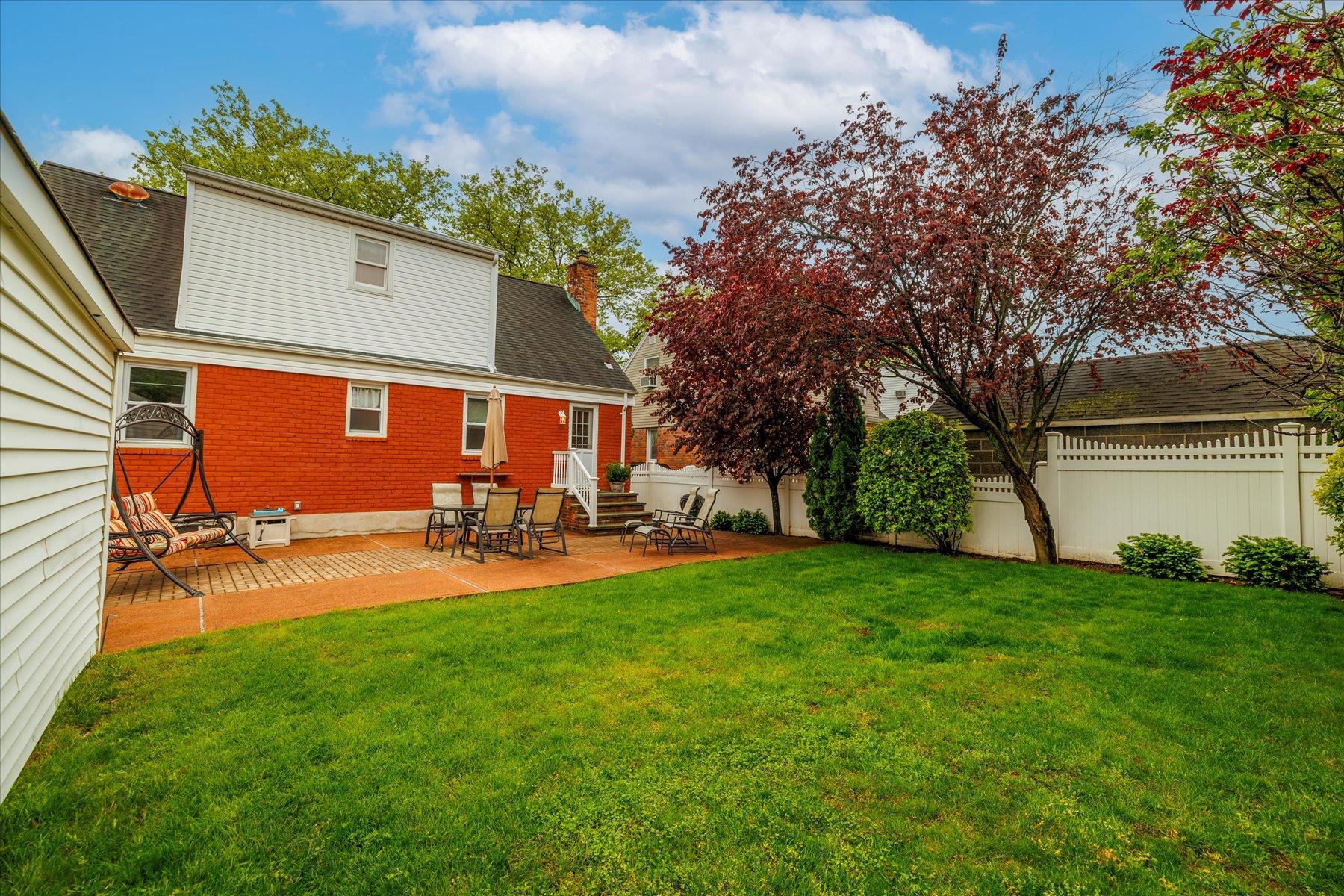 Single Family Croyden  Nassau County, NY 11040, MLS-861045-21
