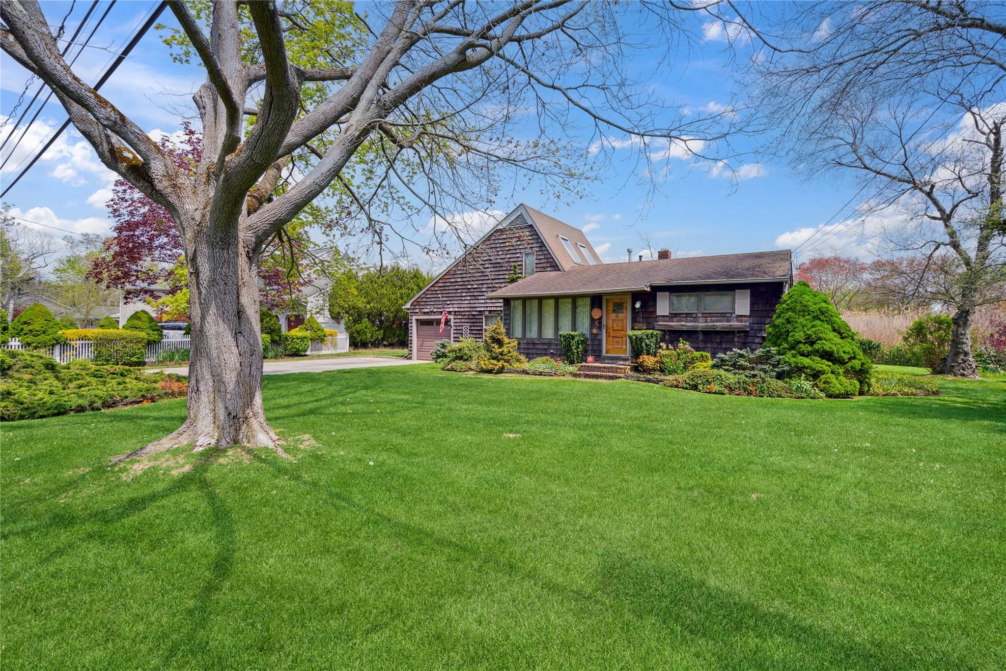 Single Family Bay  Suffolk County, NY 11705, MLS-861055-2