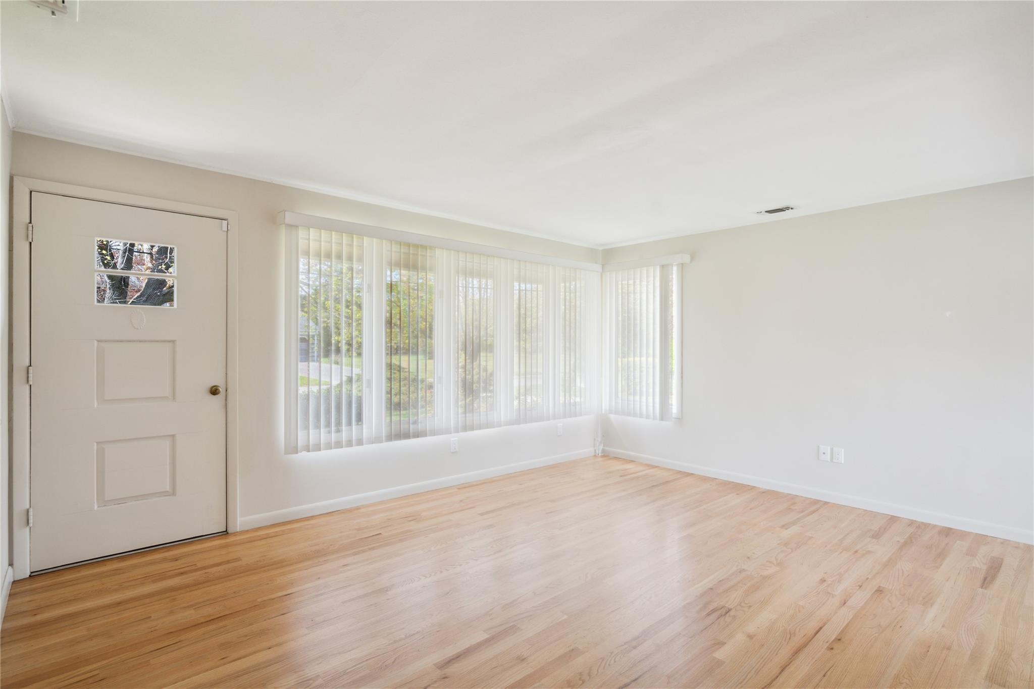 Single Family Bay  Suffolk County, NY 11705, MLS-861055-8