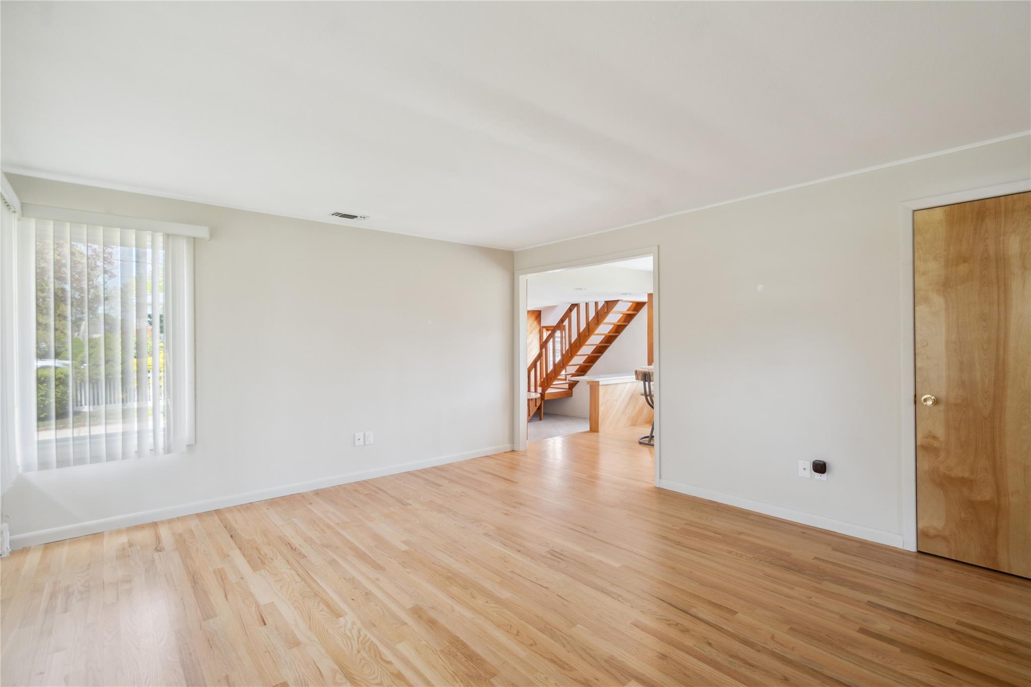 Single Family Bay  Suffolk County, NY 11705, MLS-861055-9
