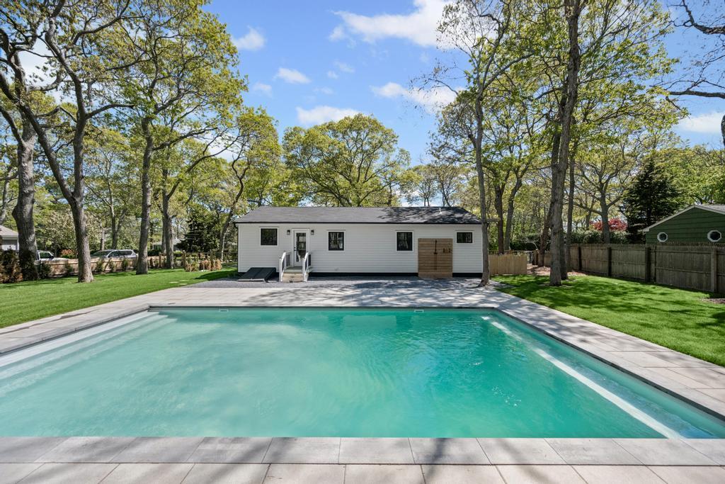 Single Family Shinnecock  Suffolk County, NY 11946, MLS-861073-2