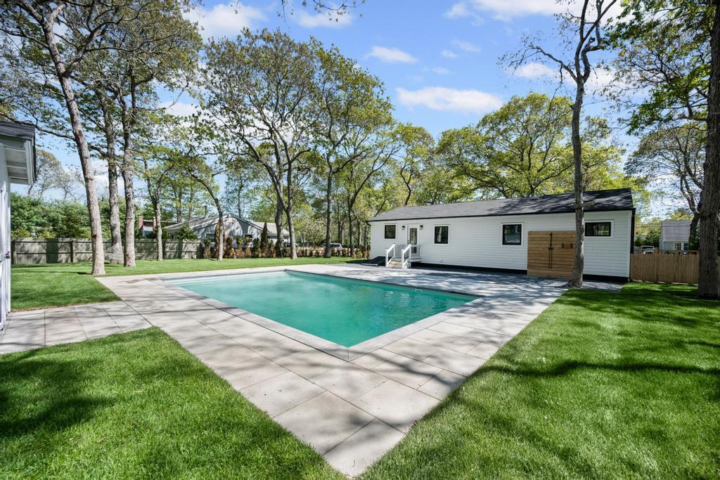 Single Family Shinnecock  Suffolk County, NY 11946, MLS-861073-21