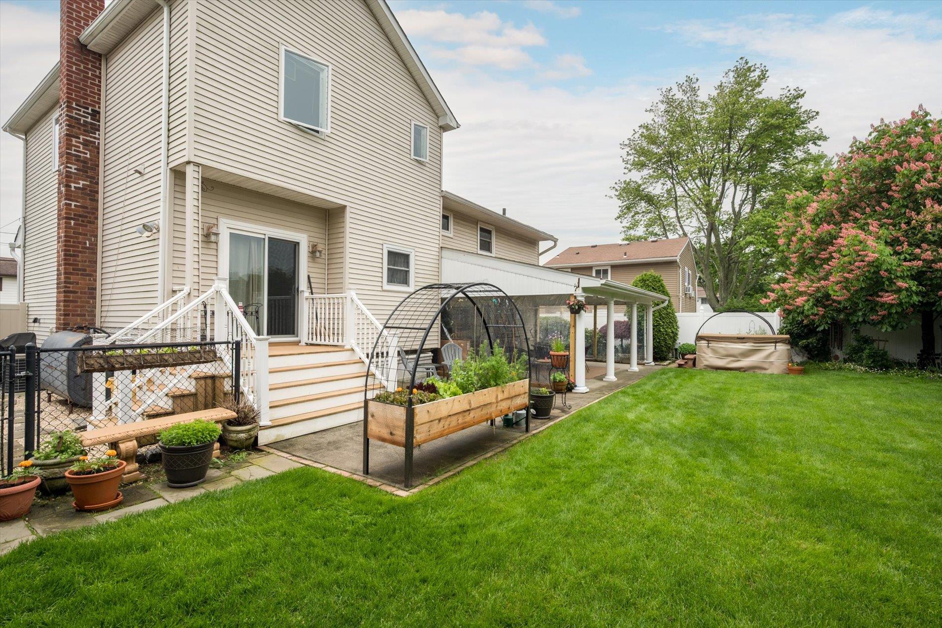 Single Family Idaho  Nassau County, NY 11758, MLS-861074-25