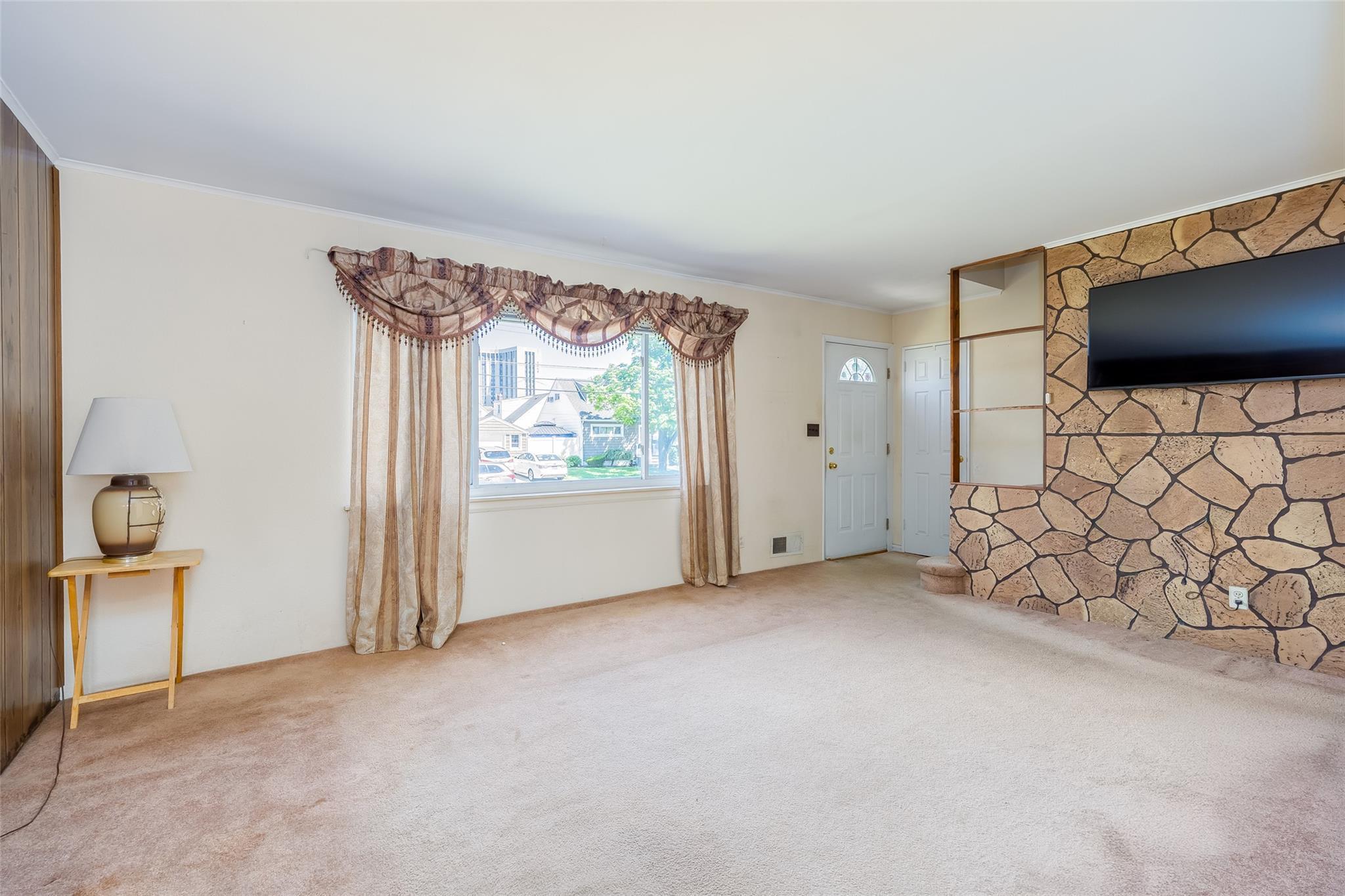 Single Family Erma  Nassau County, NY 11554, MLS-861079-4