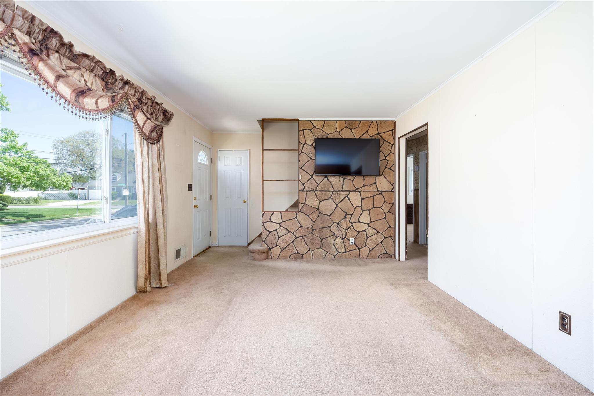 Single Family Erma  Nassau County, NY 11554, MLS-861079-5