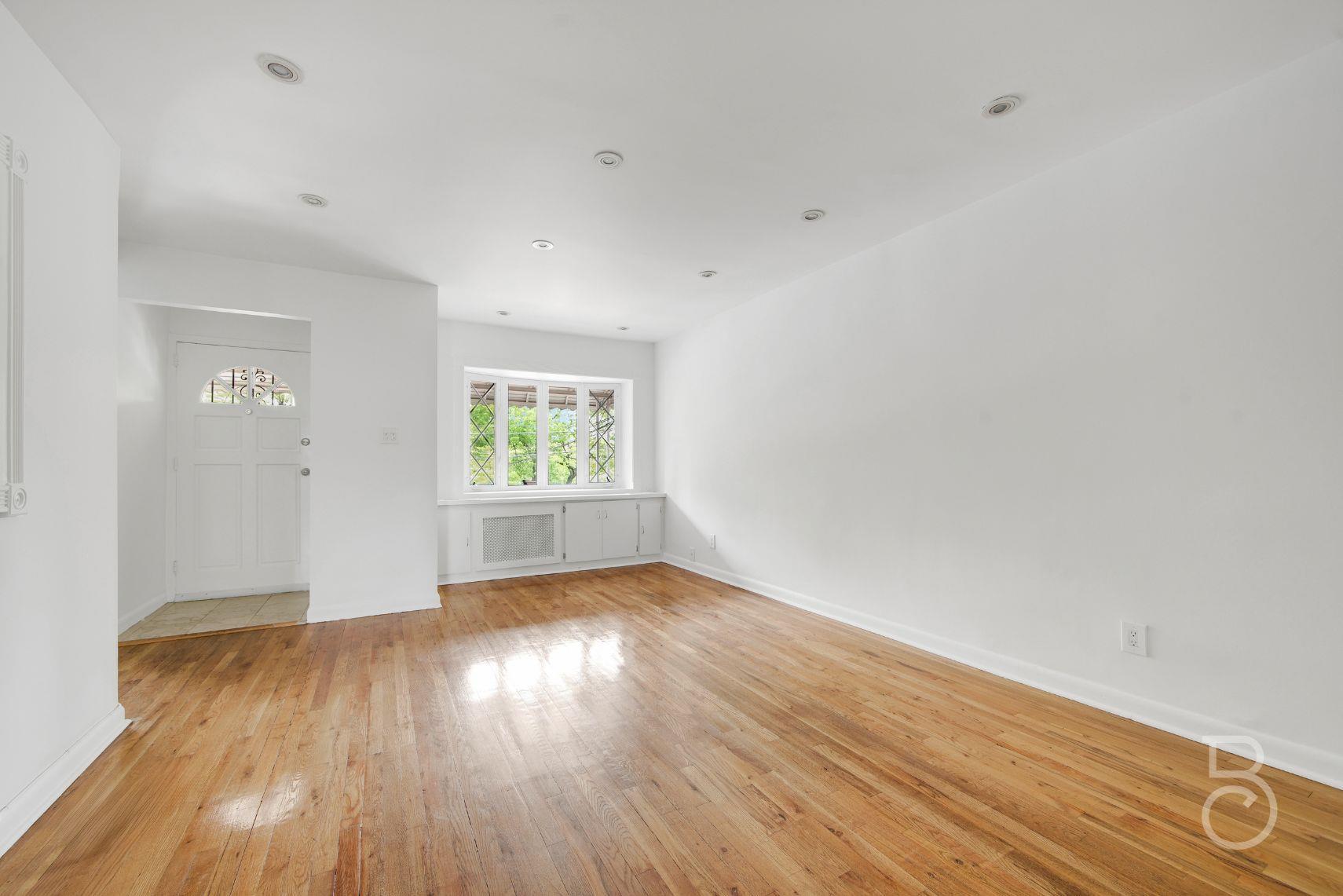 Single Family 48th  Queens, NY 11105, MLS-861086-2
