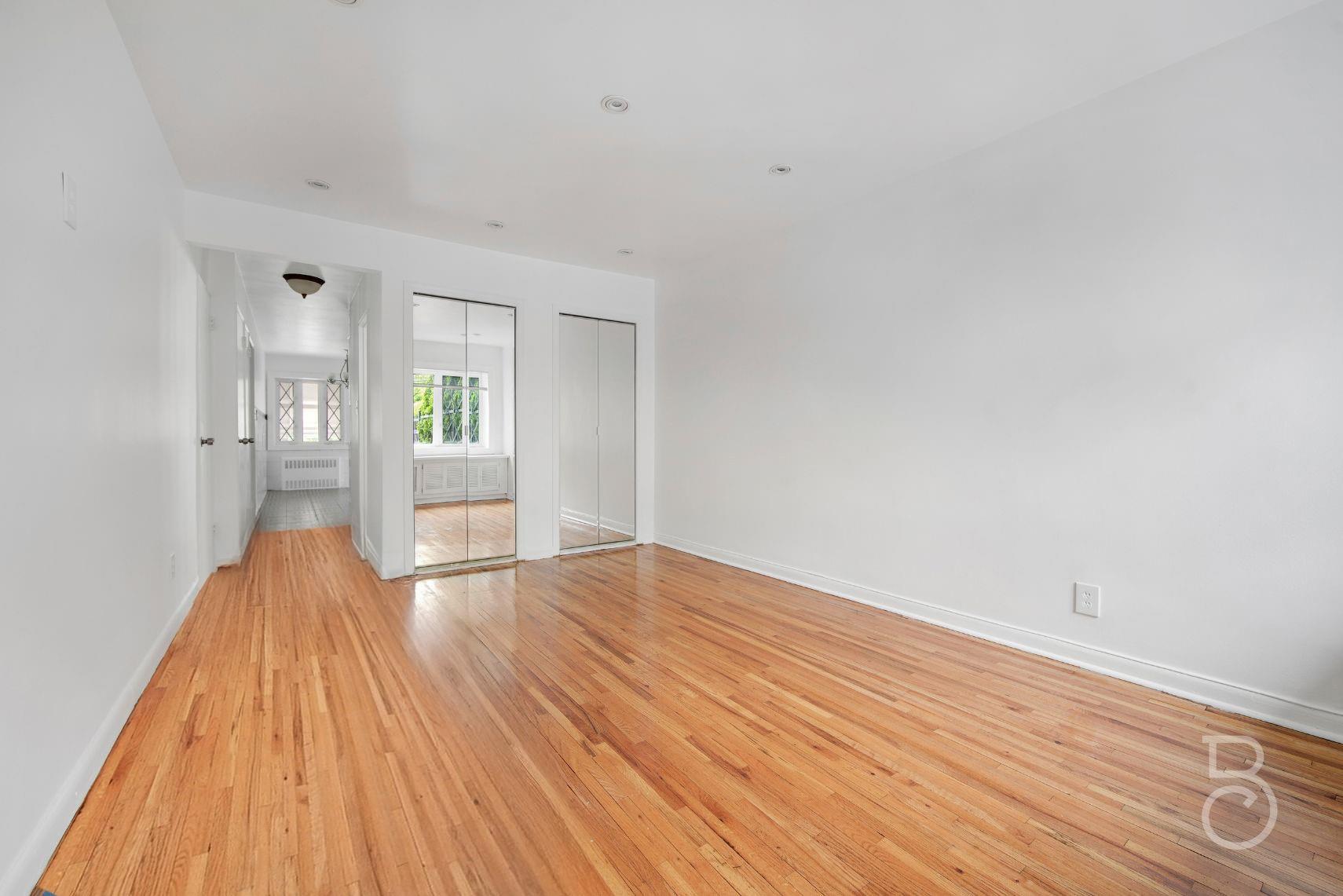 Single Family 48th  Queens, NY 11105, MLS-861086-4
