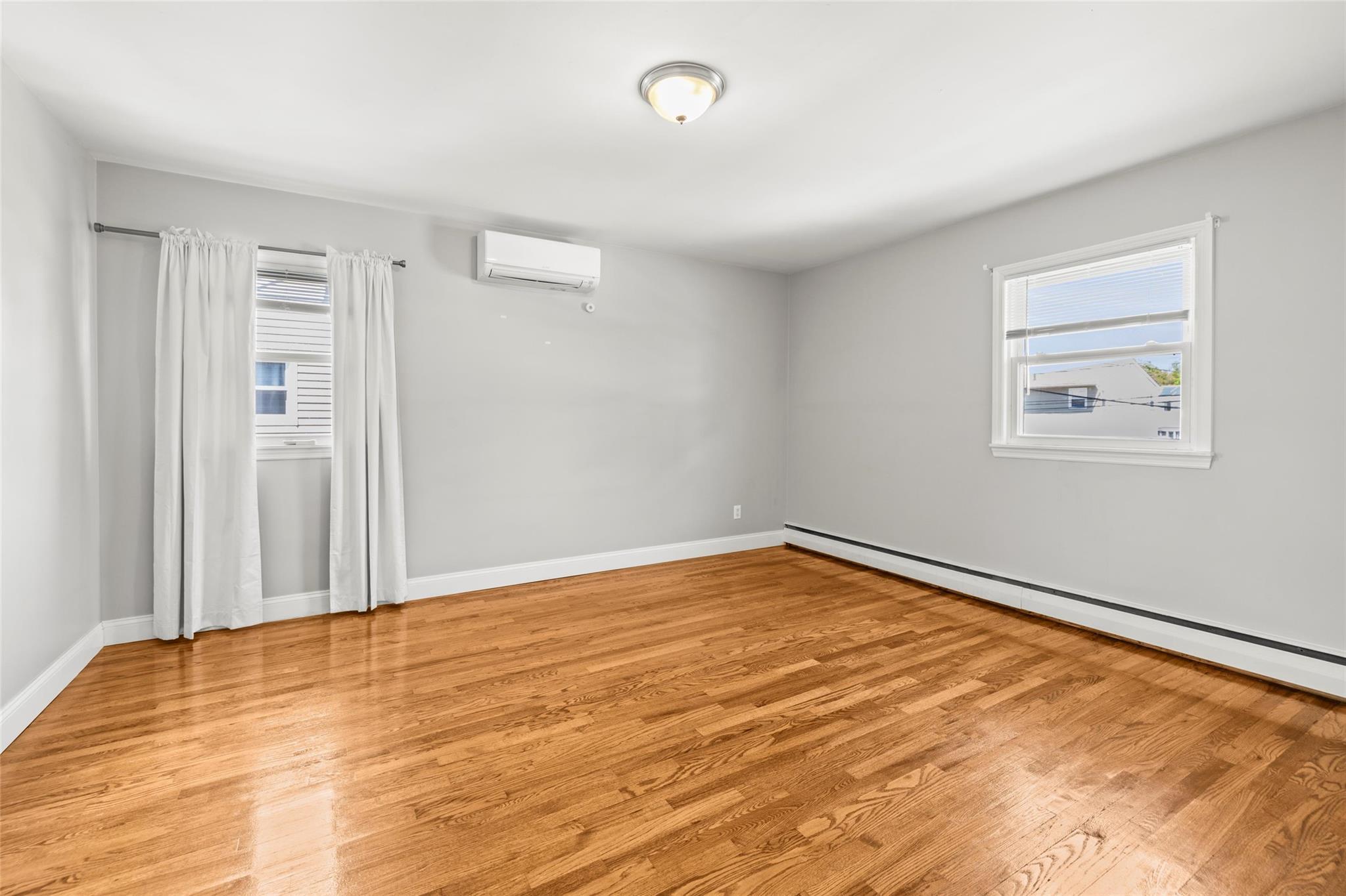 Single Family Jeffrey  Nassau County, NY 11554, MLS-861118-14