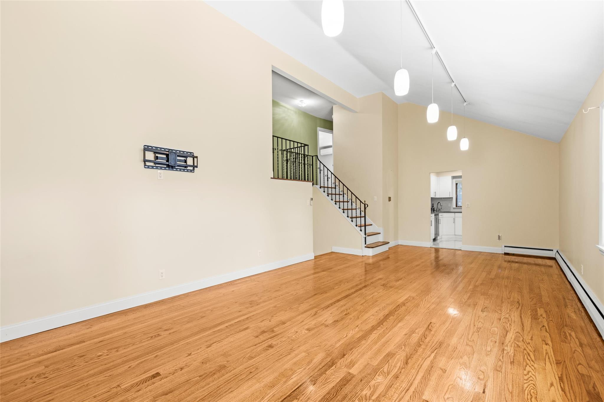 Single Family Jeffrey  Nassau County, NY 11554, MLS-861118-7