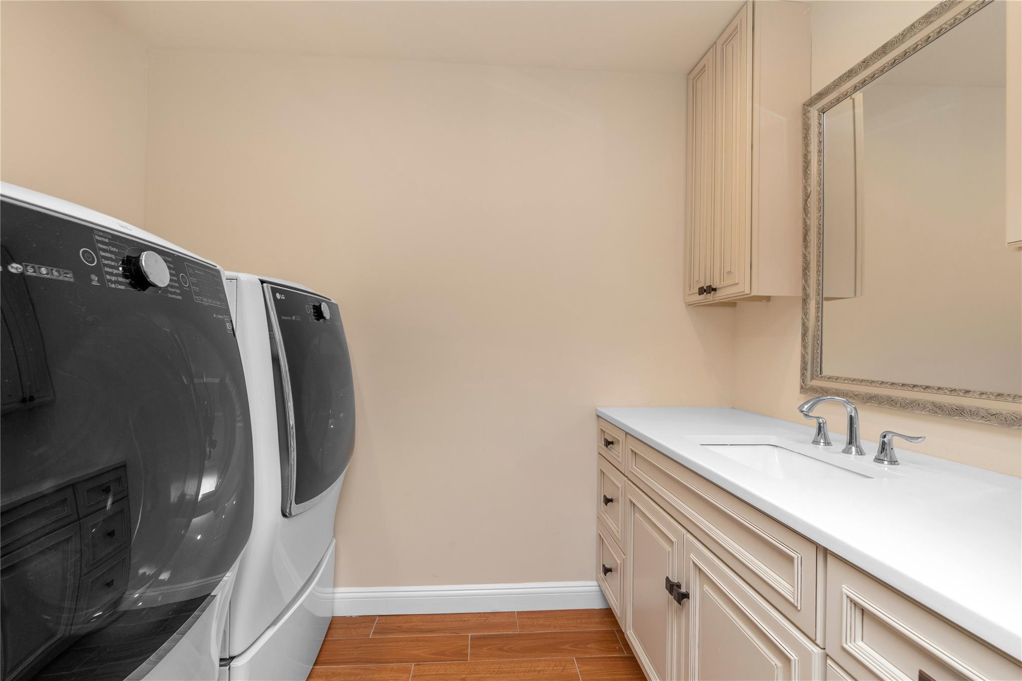 Single Family Fig  Suffolk County, NY 11746, MLS-861143-29