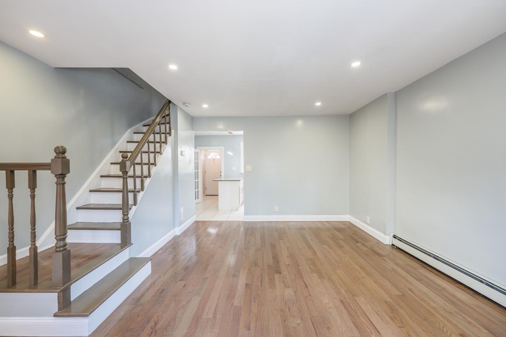 Single Family 18th  Queens, NY 11357, MLS-861154-3