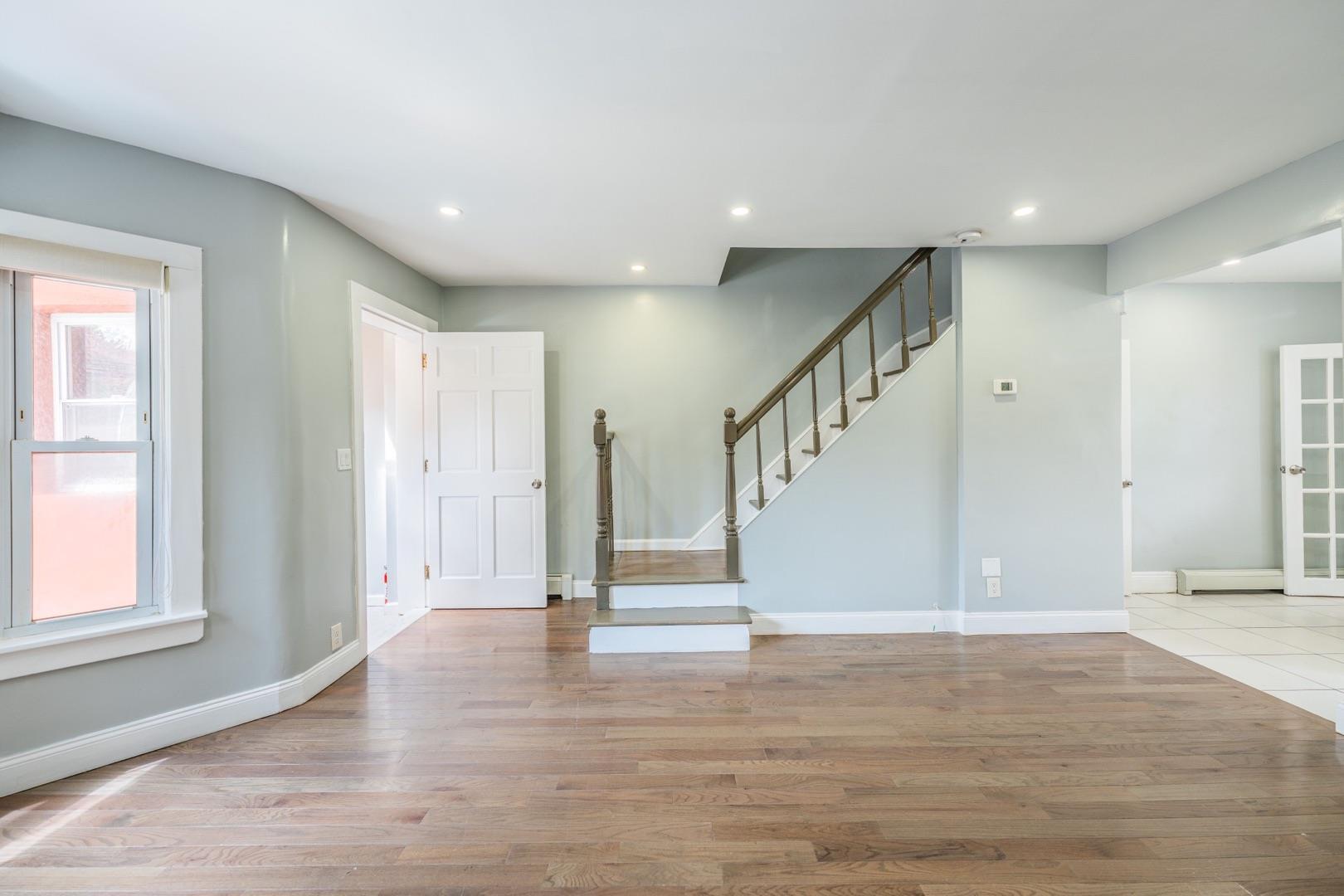 Single Family 18th  Queens, NY 11357, MLS-861154-5