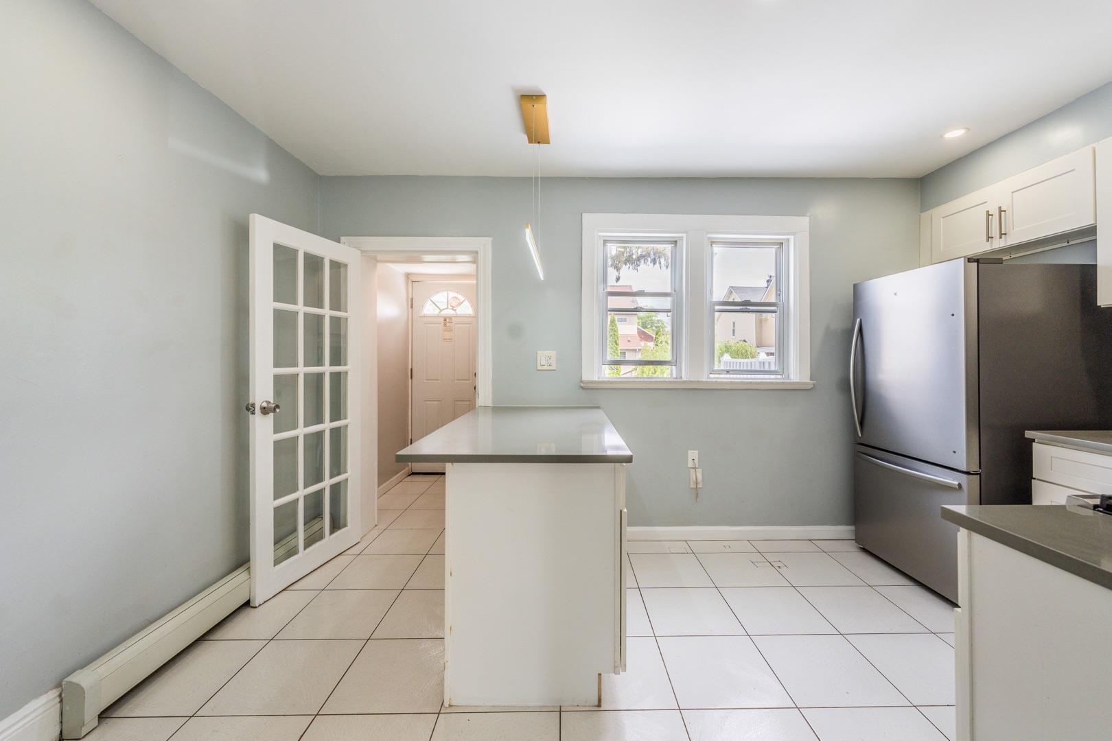 Single Family 18th  Queens, NY 11357, MLS-861154-7