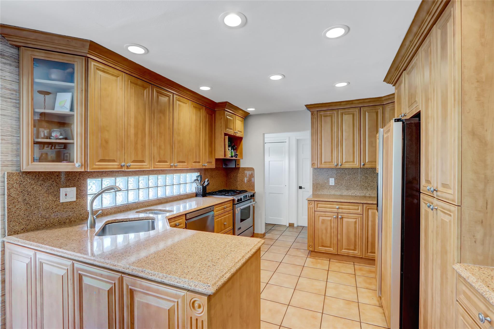 Single Family Shore  Suffolk County, NY 11726, MLS-861156-9