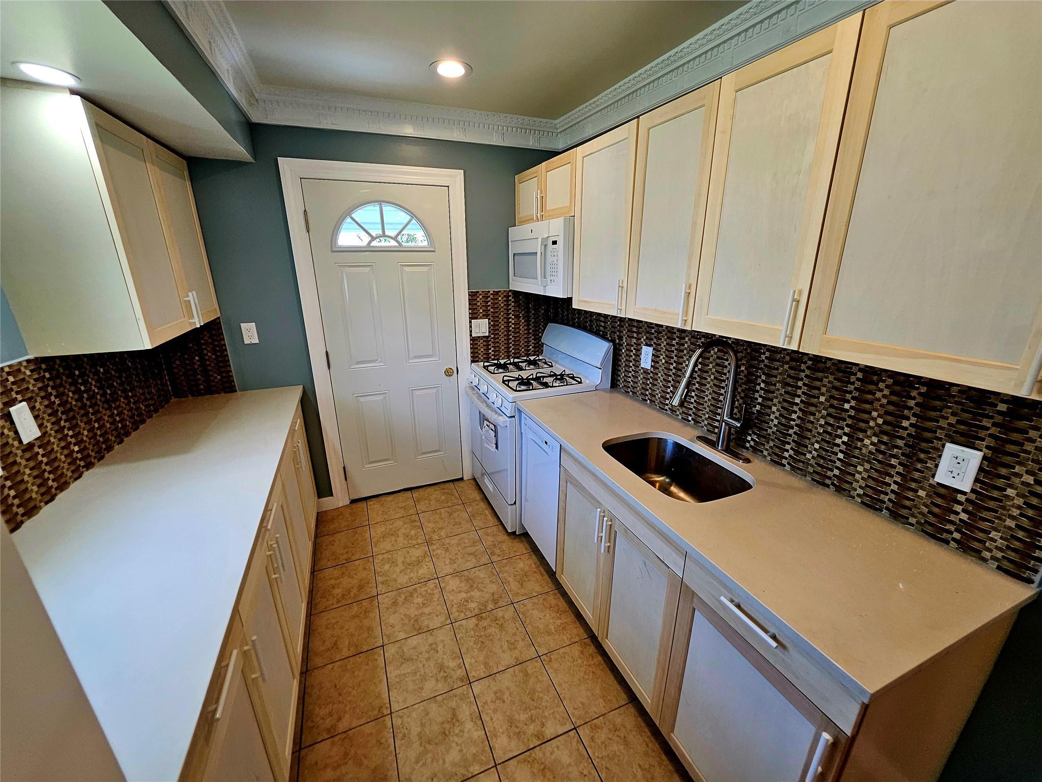 Single Family Eugene  Suffolk County, NY 11754, MLS-861160-8