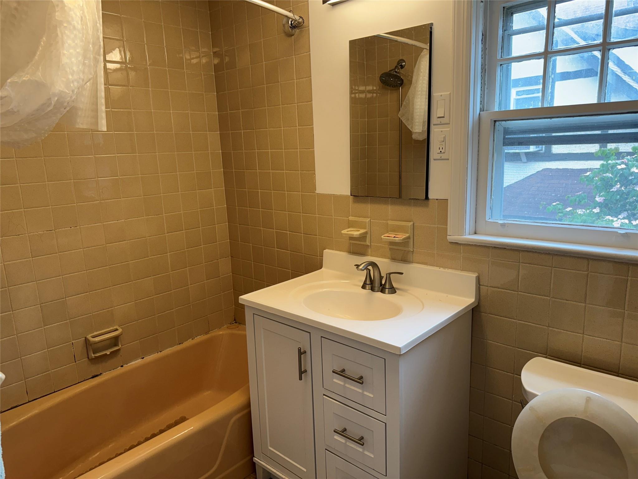 Single Family Cryders  Queens, NY 11357, MLS-861181-11