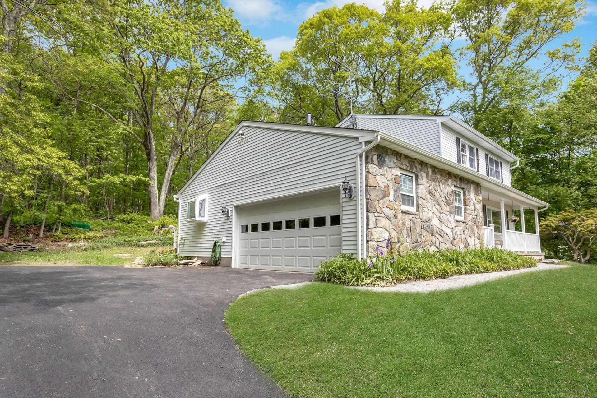 Single Family Mey Crescent  Dutchess County, NY 12582, MLS-861186-3