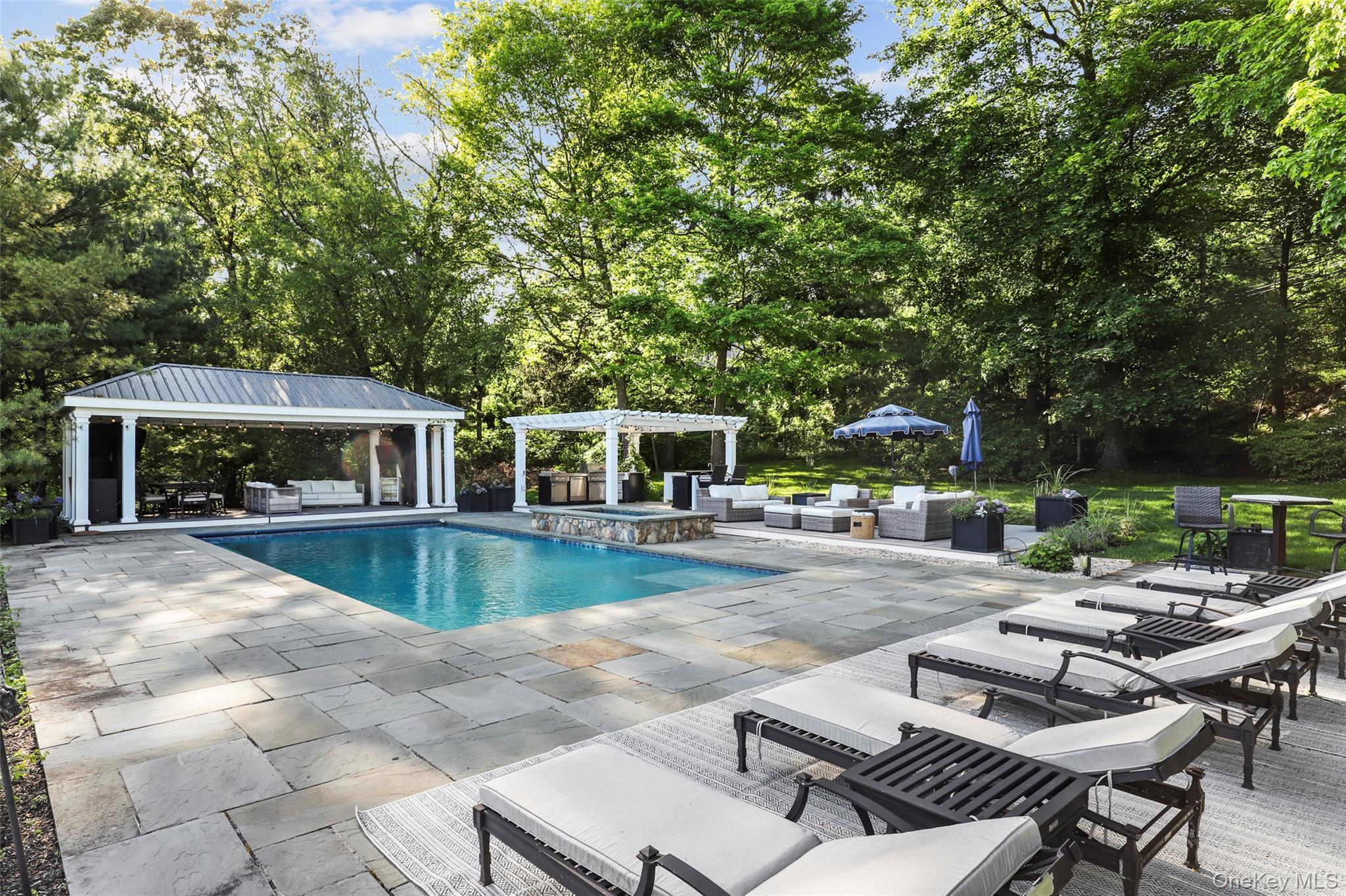 Single Family Cerf Westchester County, NY 10549, MLS-861208-2