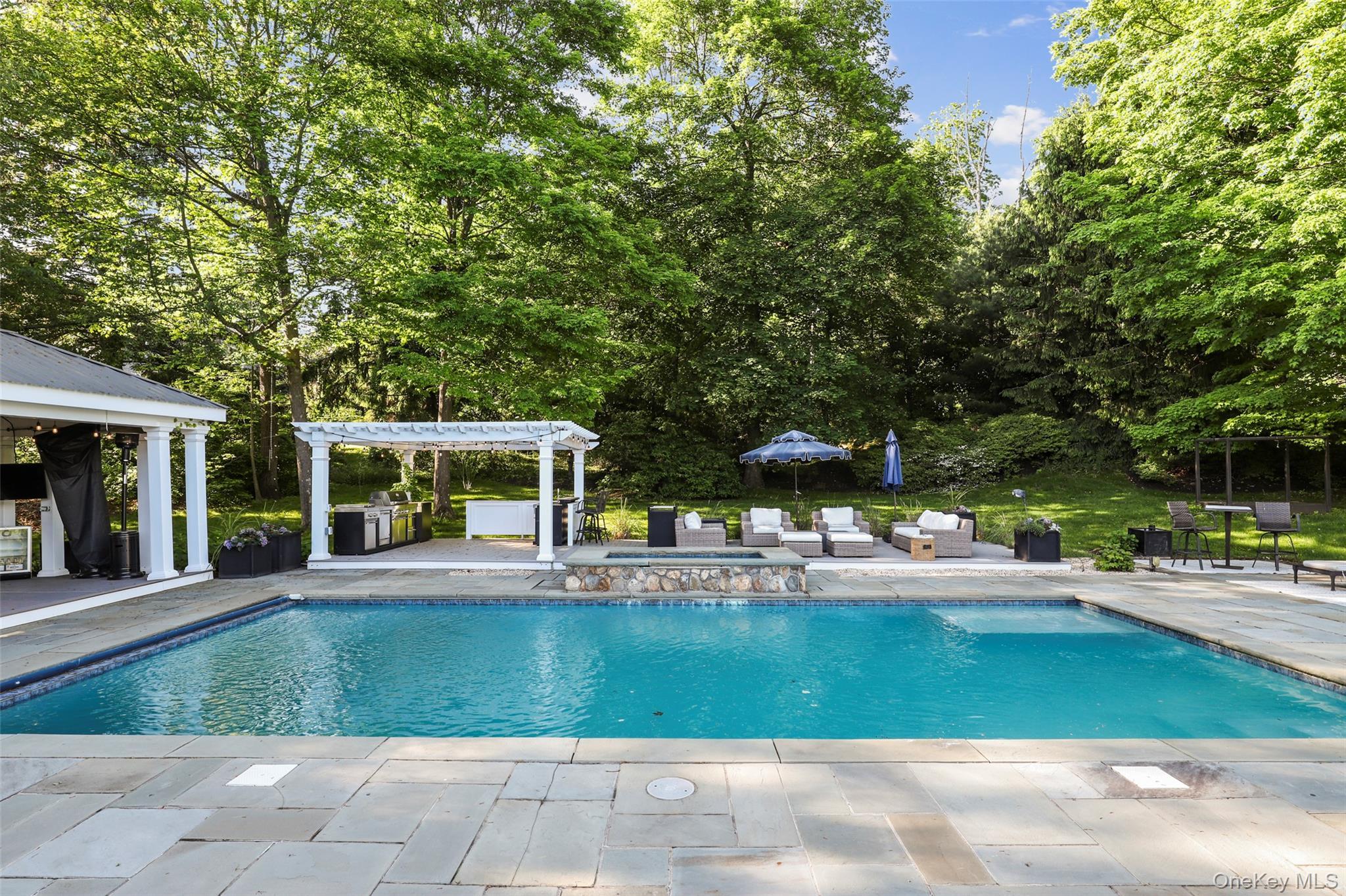 Single Family Cerf Westchester County, NY 10549, MLS-861208-38