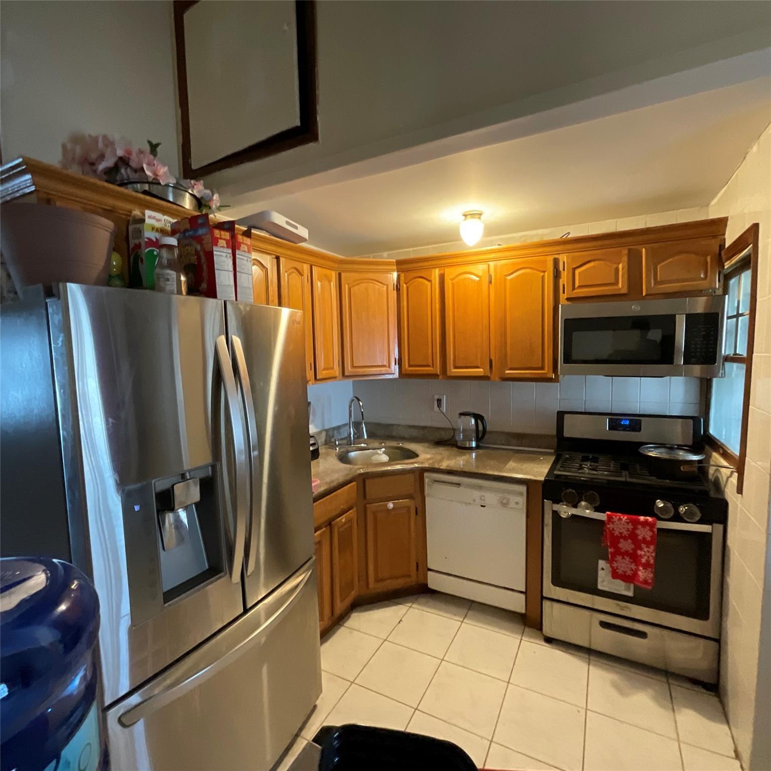 Single Family 257th  Queens, NY 11422, MLS-861213-11