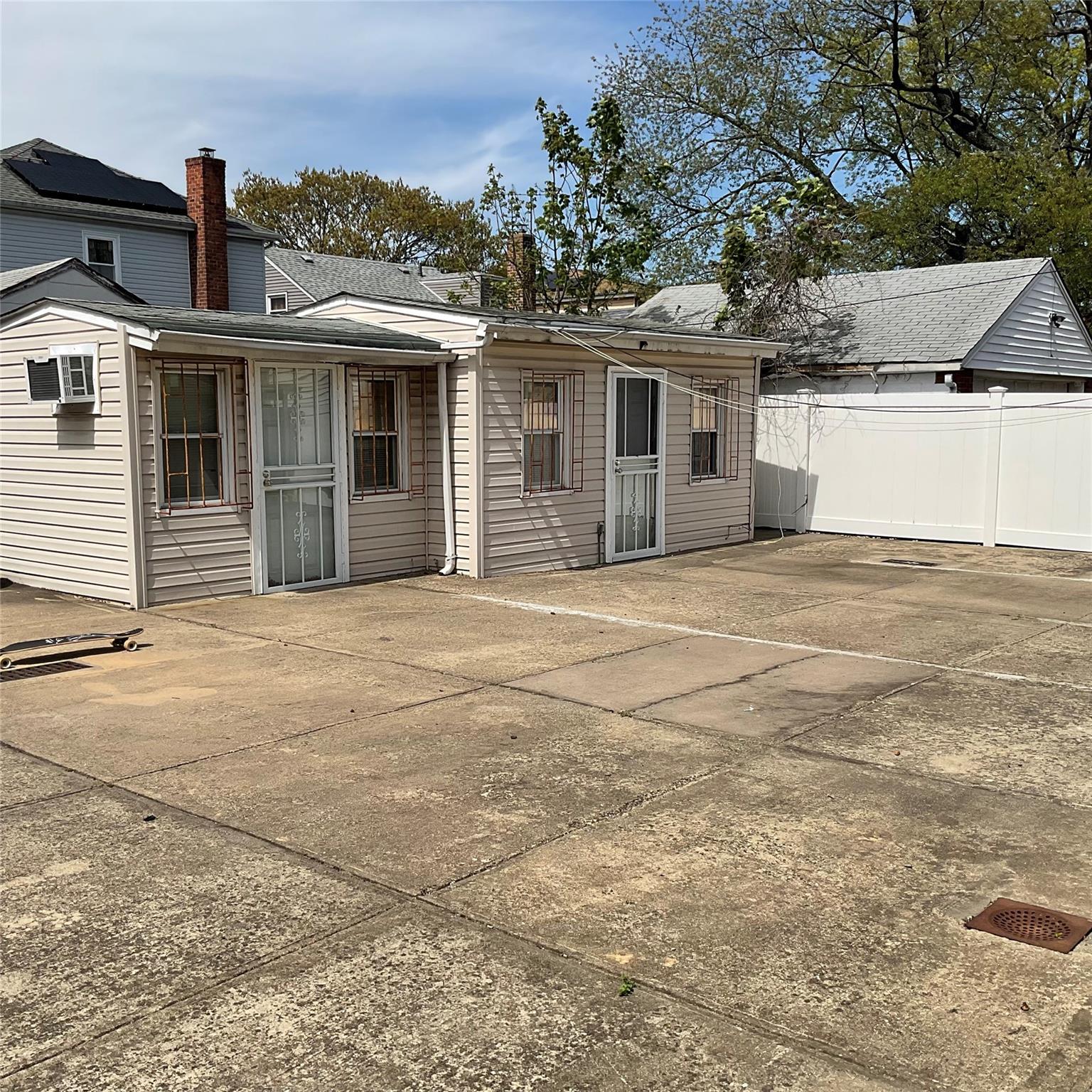 Single Family 257th  Queens, NY 11422, MLS-861213-39