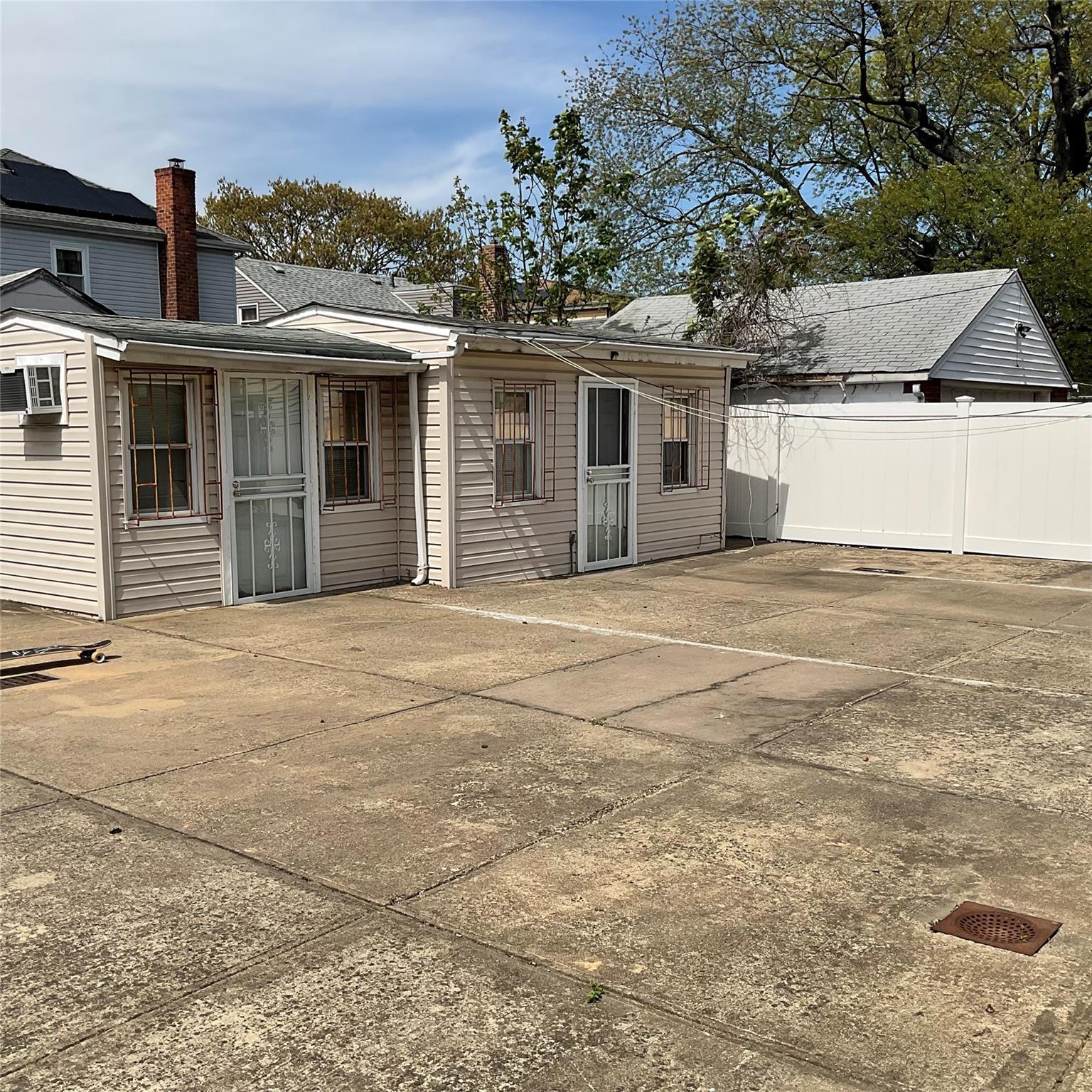 Single Family 257th  Queens, NY 11422, MLS-861213-40