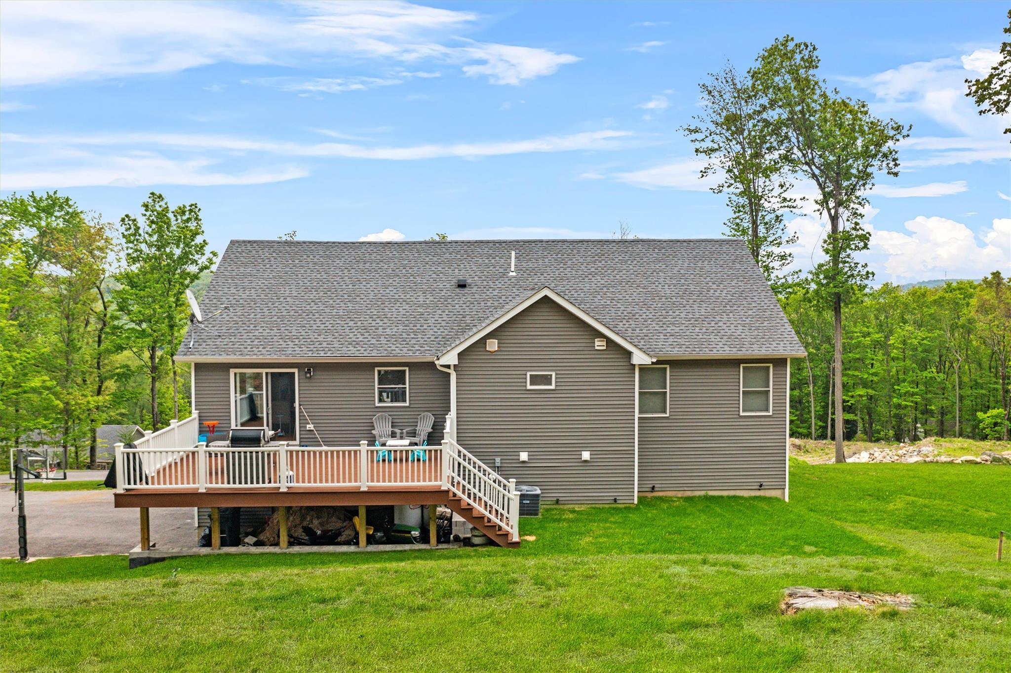Single Family Eagle Hill  Putnam County, NY 10541, MLS-861232-38