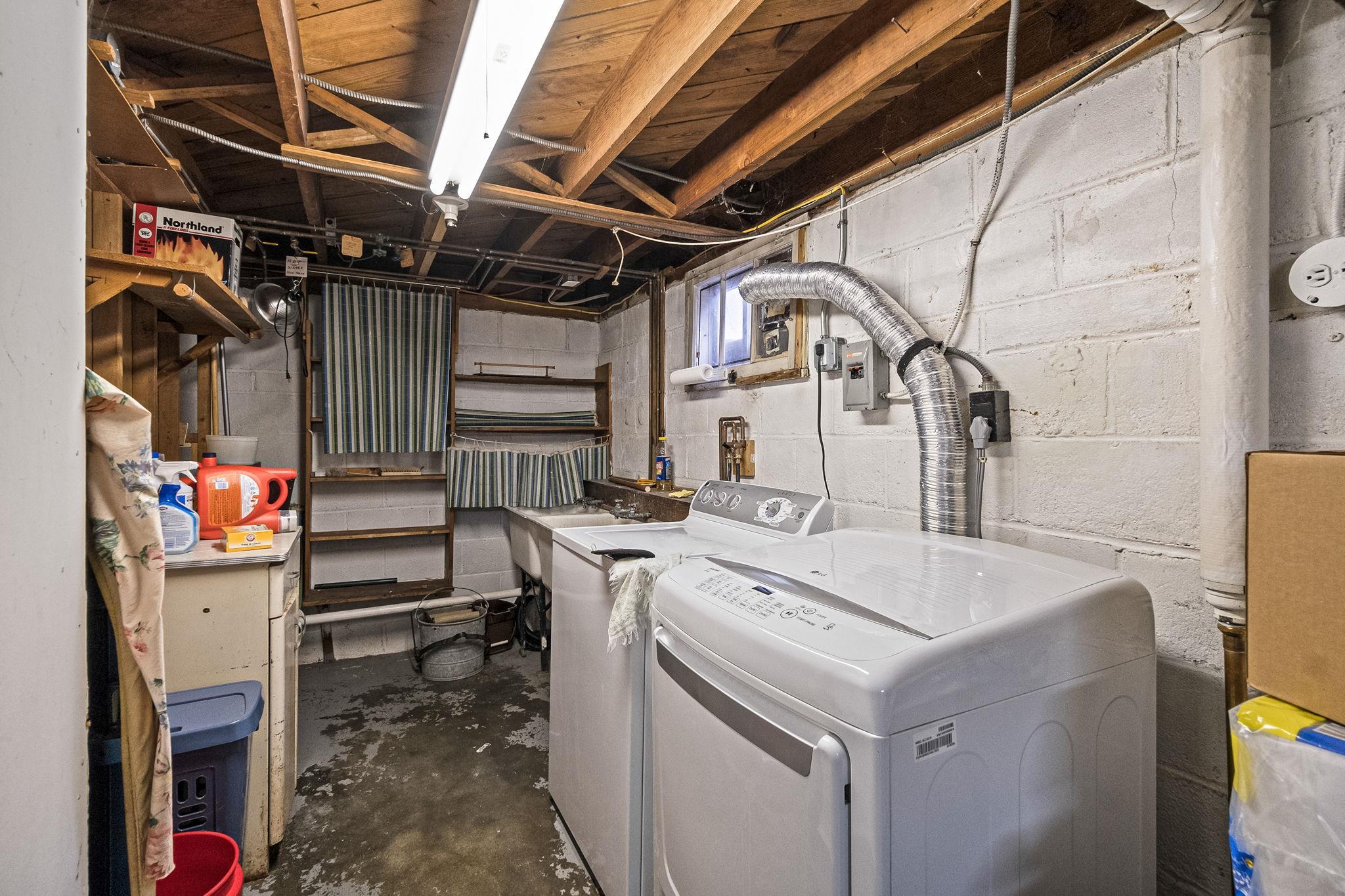 Single Family Adelaide  Suffolk County, NY 11746, MLS-861241-29