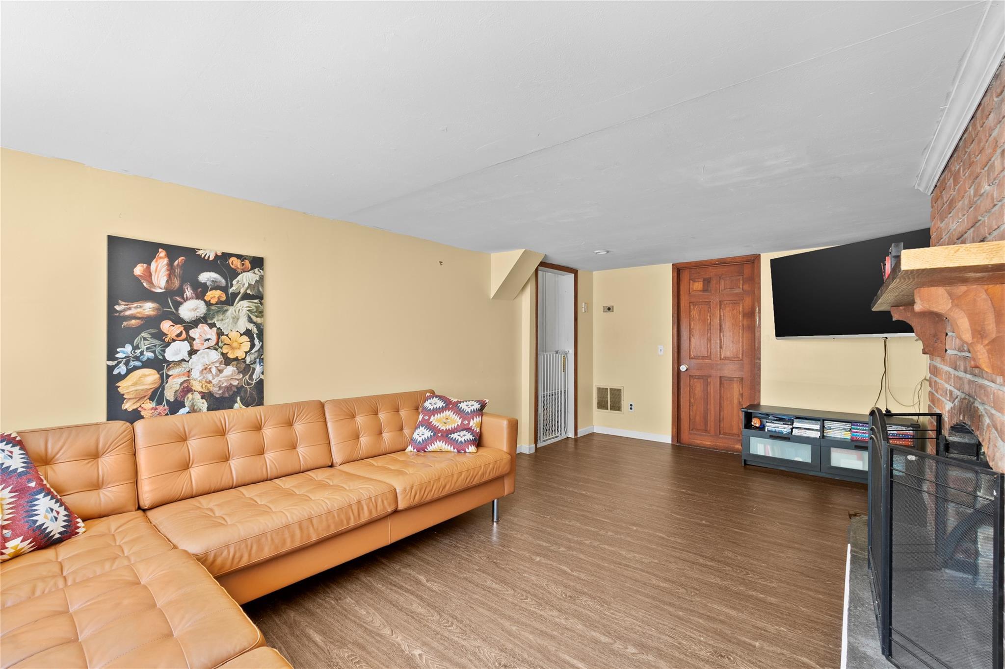 Single Family Wagon  Suffolk County, NY 11720, MLS-861250-10