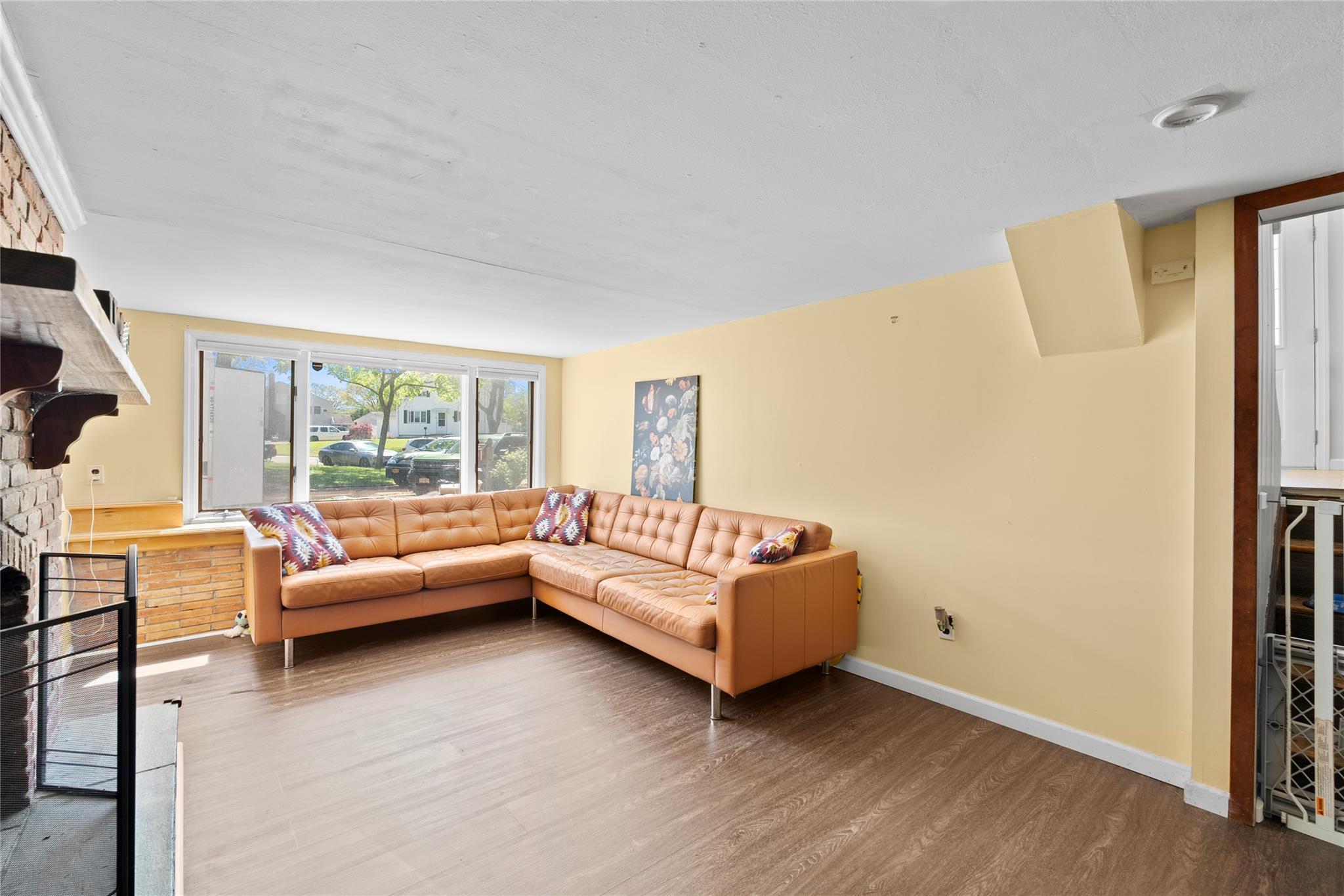 Single Family Wagon  Suffolk County, NY 11720, MLS-861250-11