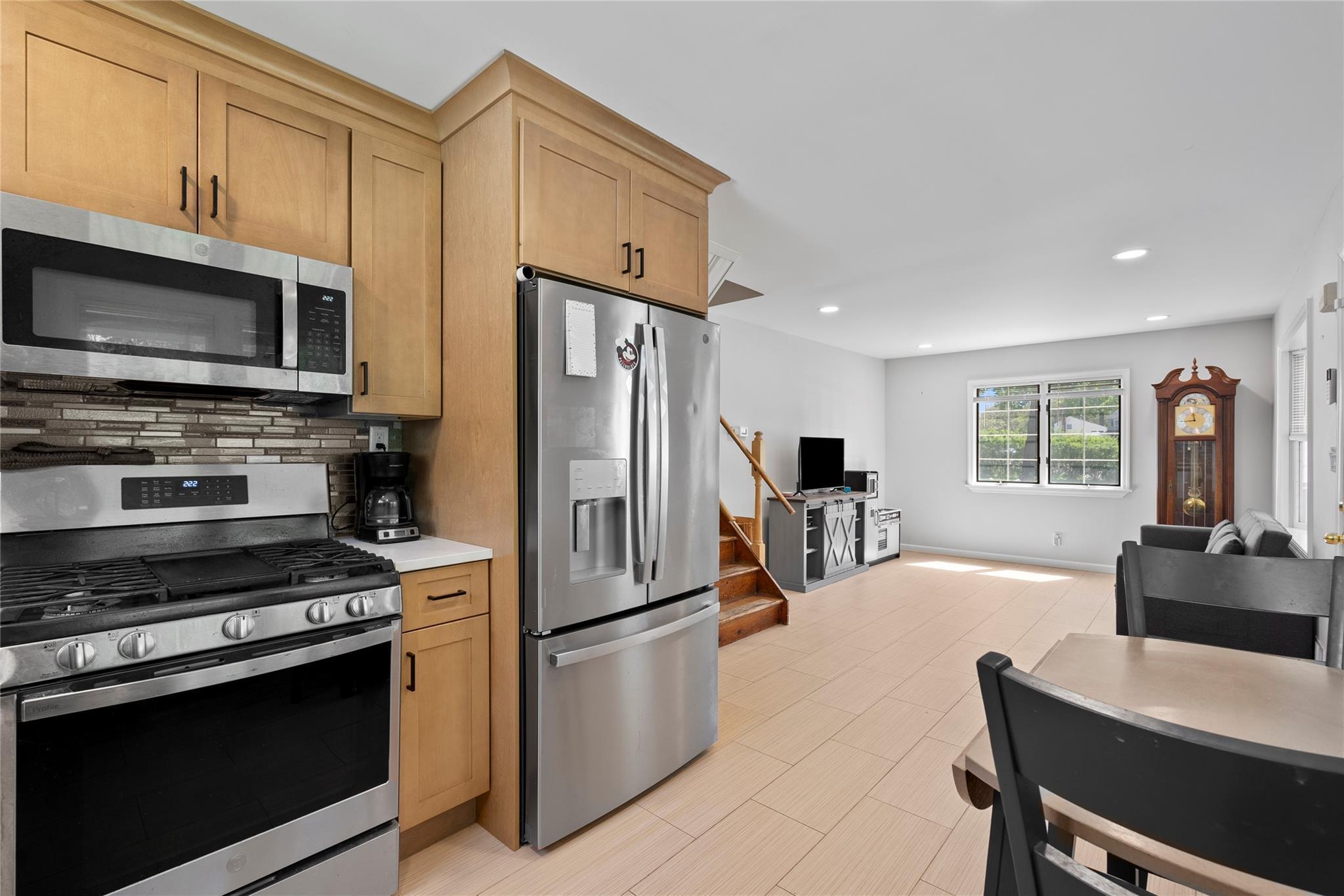 Single Family Wagon  Suffolk County, NY 11720, MLS-861250-4