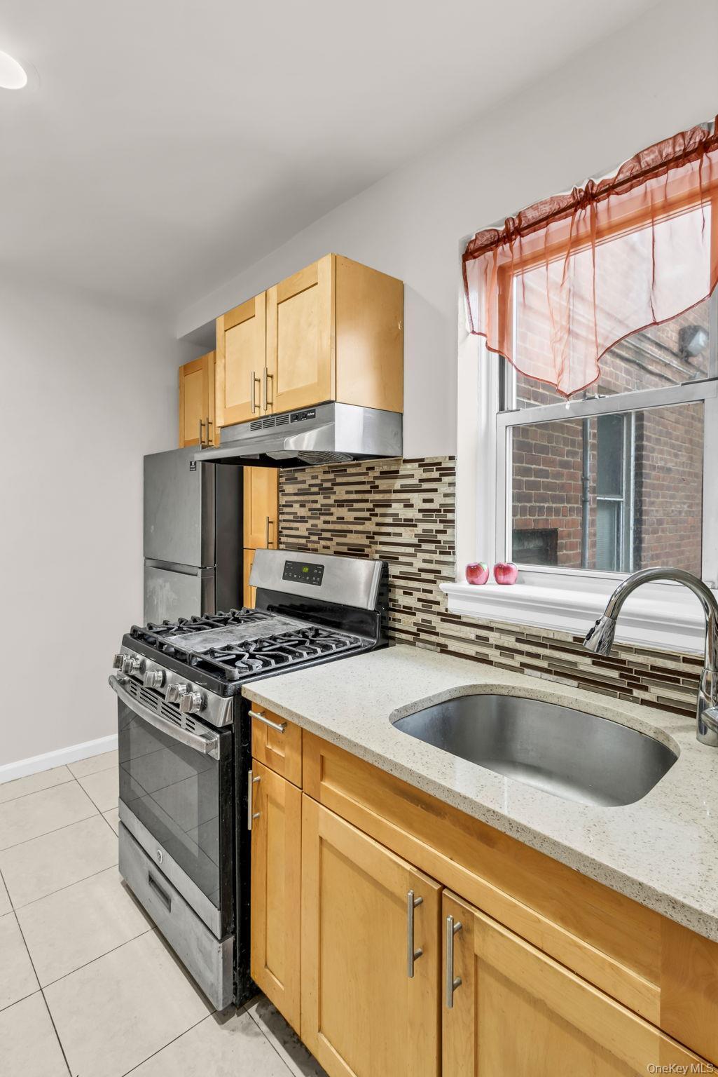 Coop 231  Bronx, NY 10463, MLS-861266-12