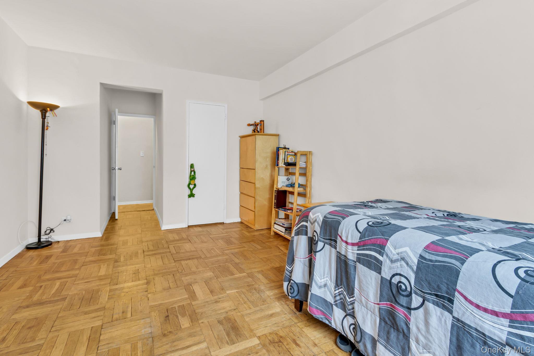 Coop 231  Bronx, NY 10463, MLS-861266-24