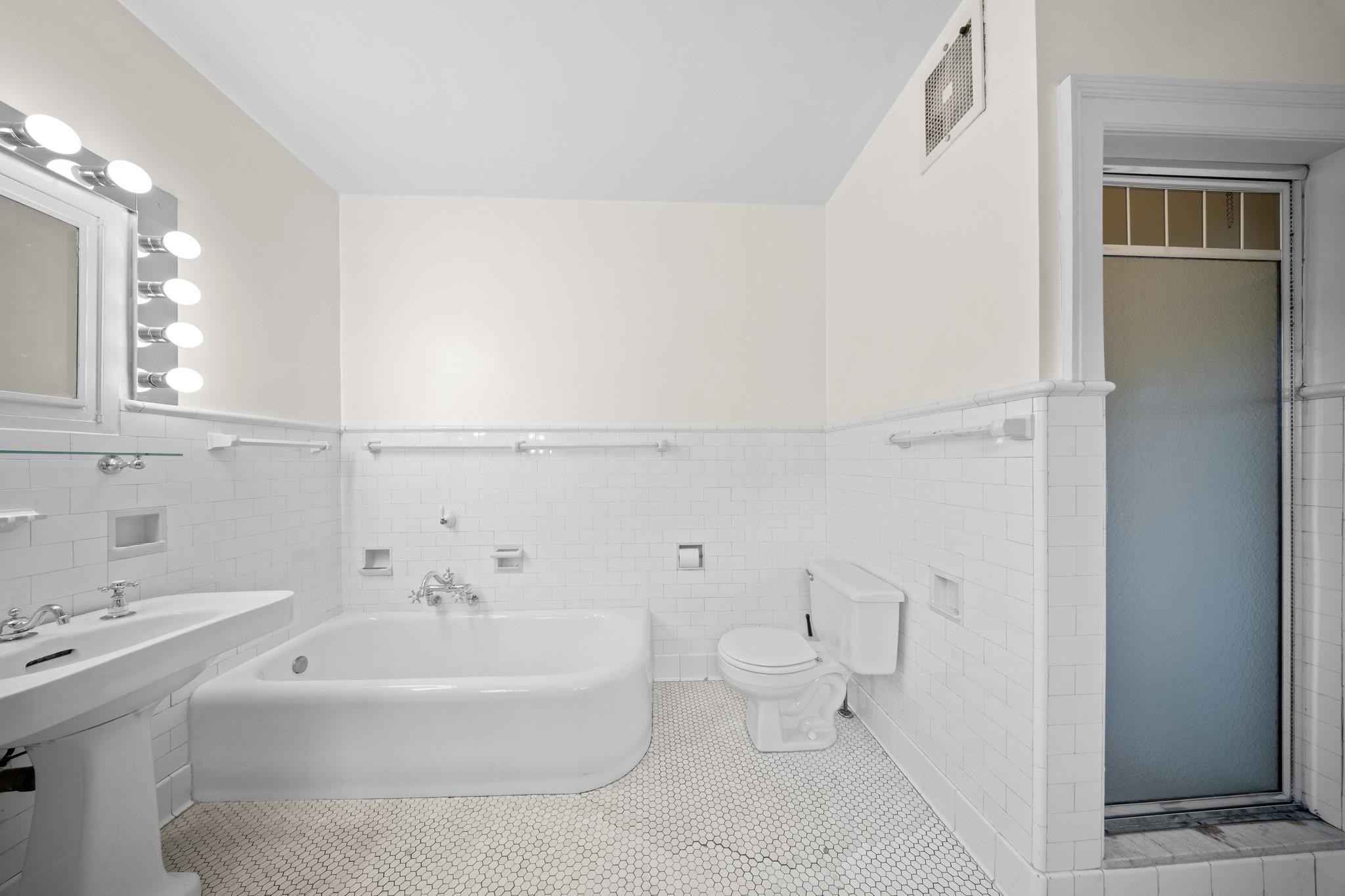 Single Family 231st  Bronx, NY 10463, MLS-861267-16