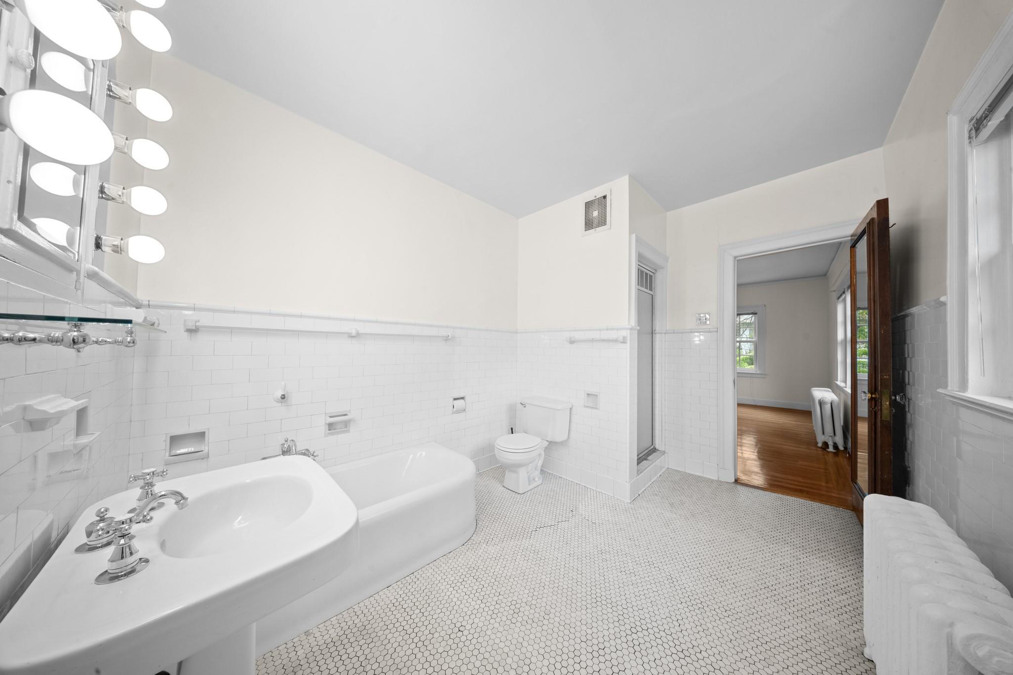 Single Family 231st  Bronx, NY 10463, MLS-861267-17