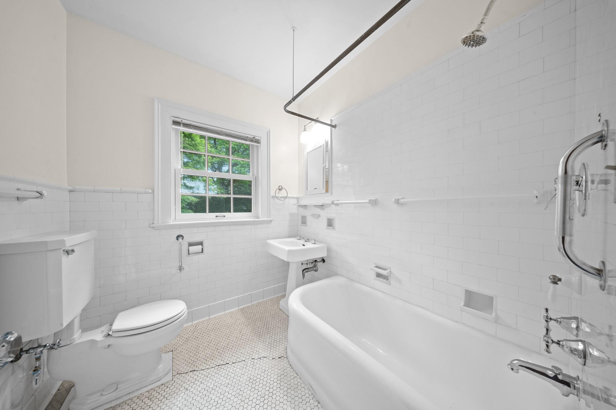 Single Family 231st  Bronx, NY 10463, MLS-861267-20
