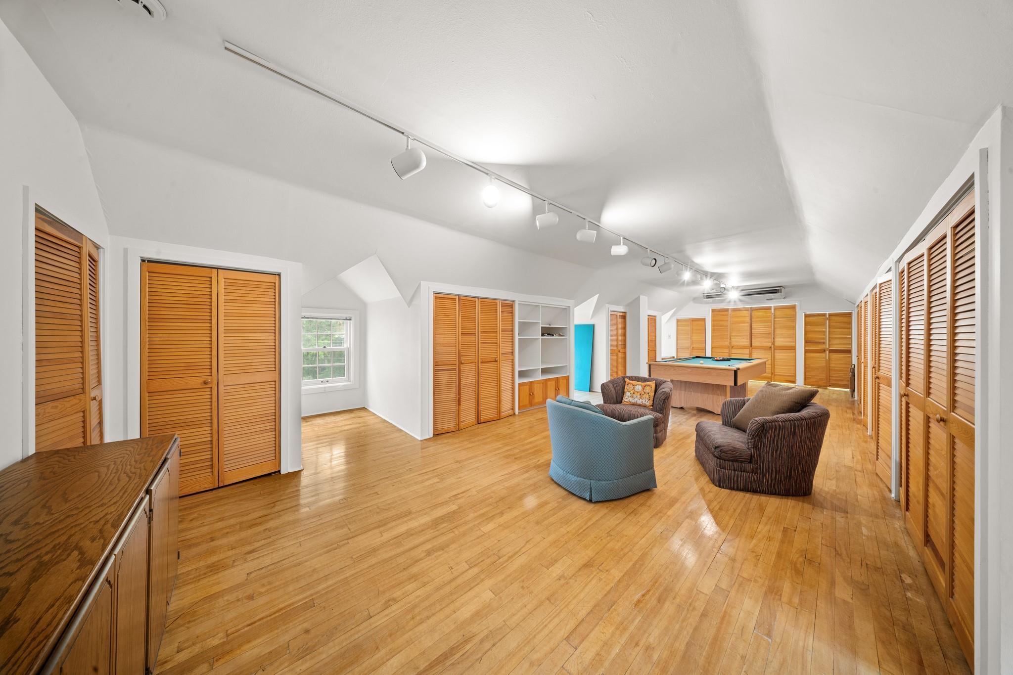 Single Family 231st  Bronx, NY 10463, MLS-861267-23