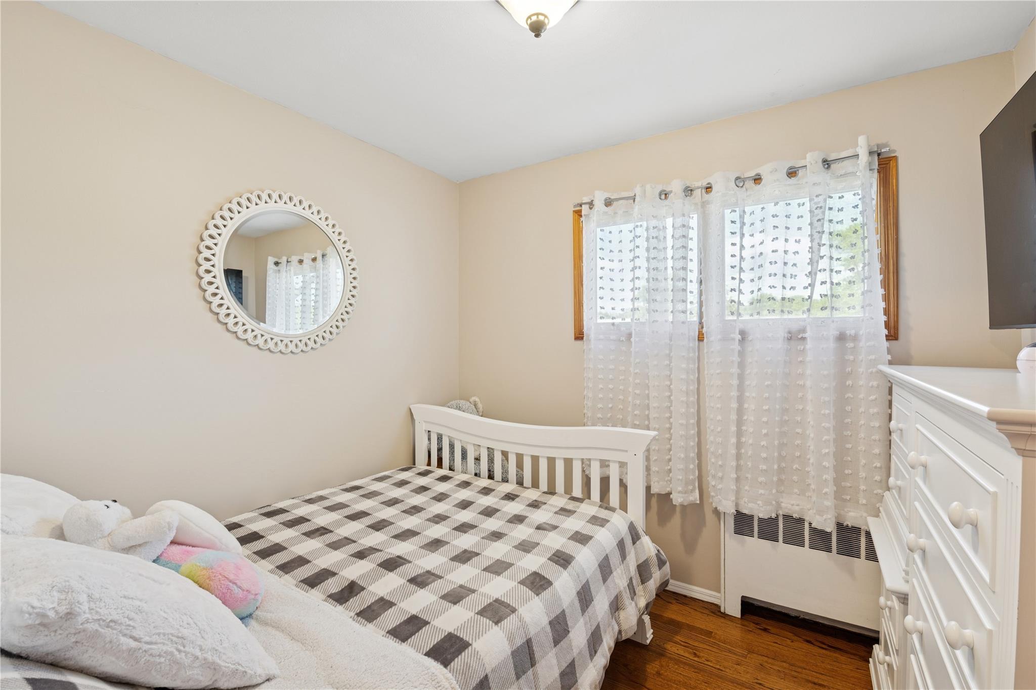 Single Family Manor  Suffolk County, NY 11706, MLS-861297-12