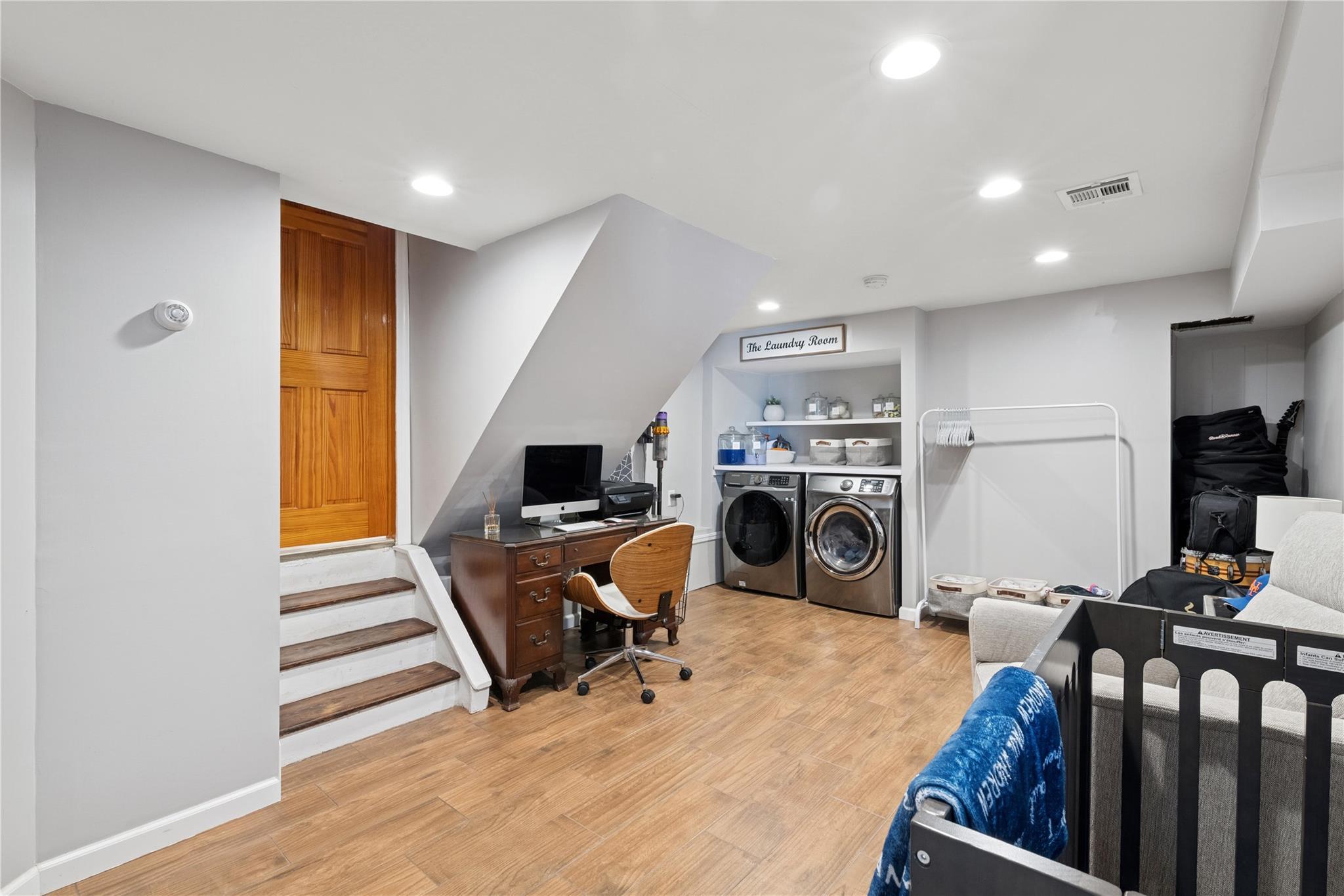 Single Family Manor  Suffolk County, NY 11706, MLS-861297-16